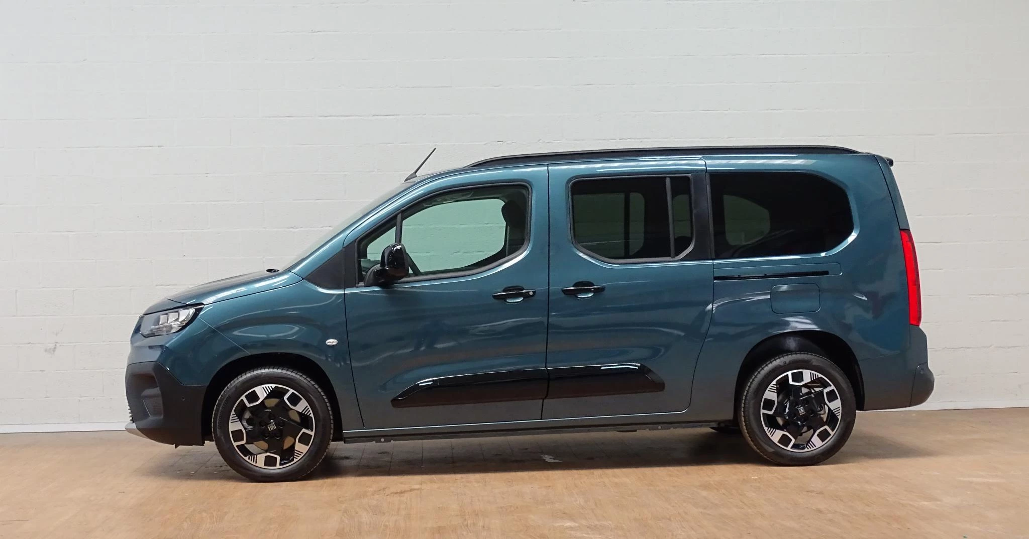 Fiat Qubo L 1.5 BlueHDI 130 S&S AT La Prima Long+7 seats+gps+c