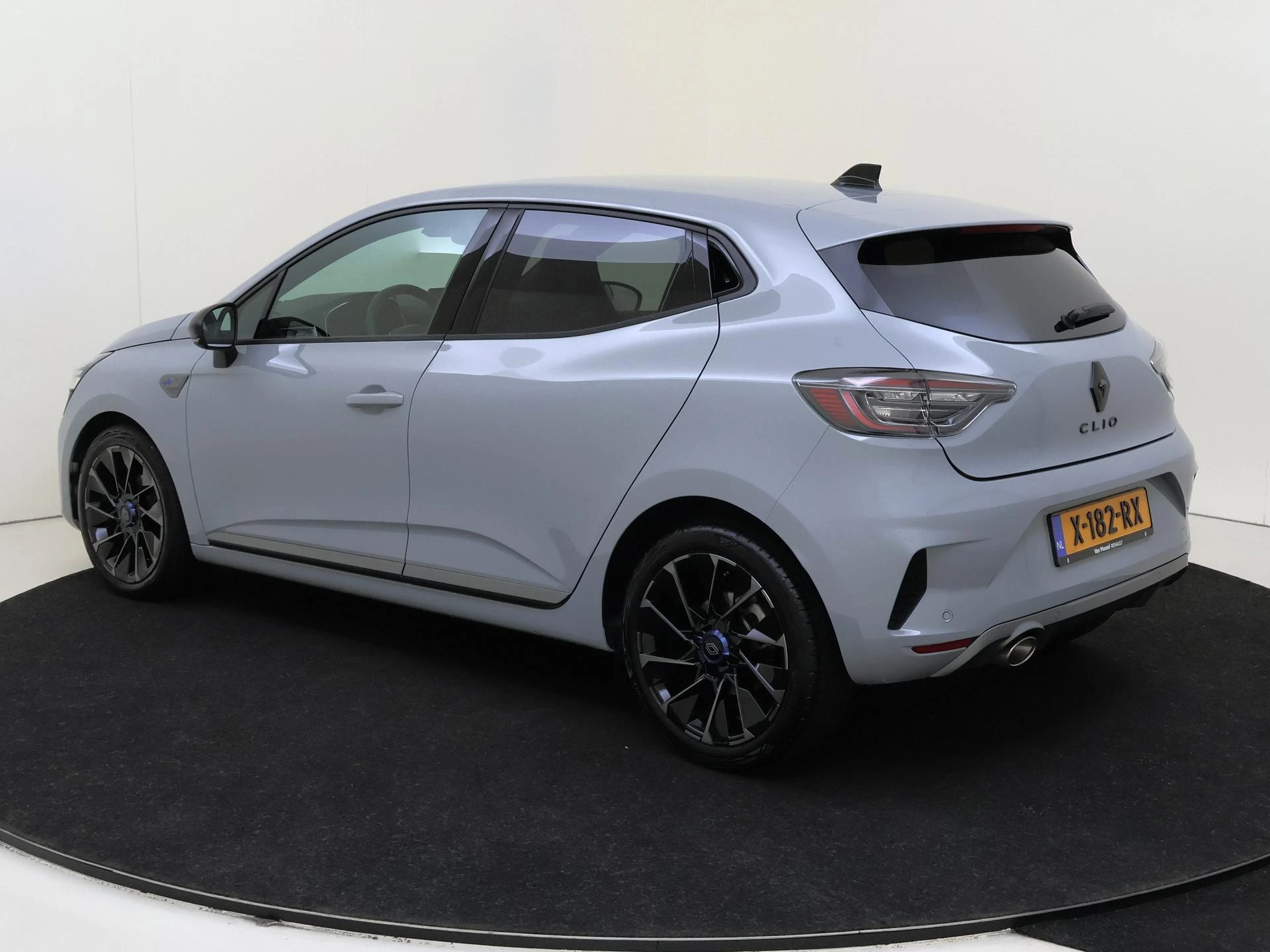 Renault-Clio-image-2