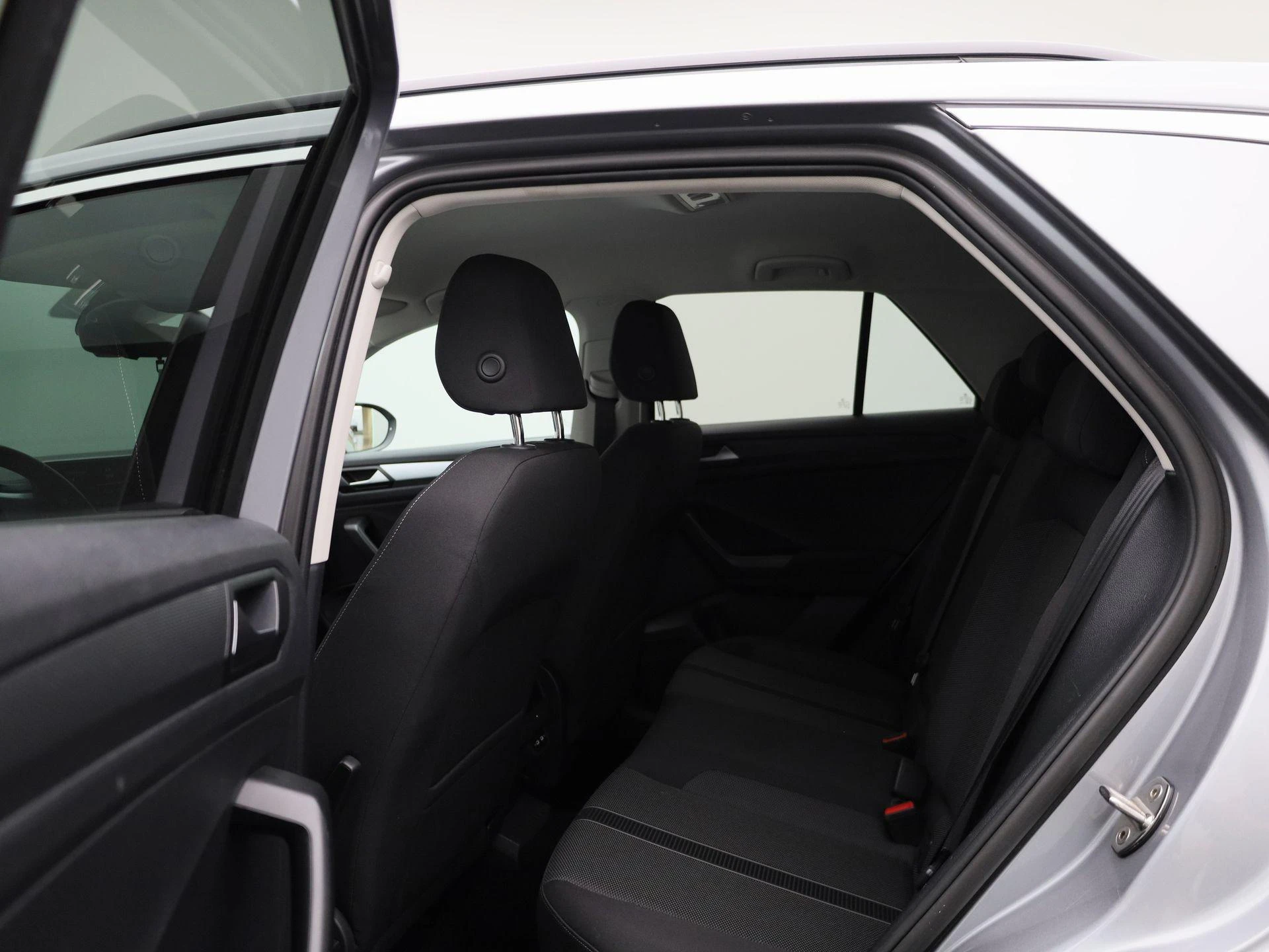 Volkswagen-T-Roc-image-9