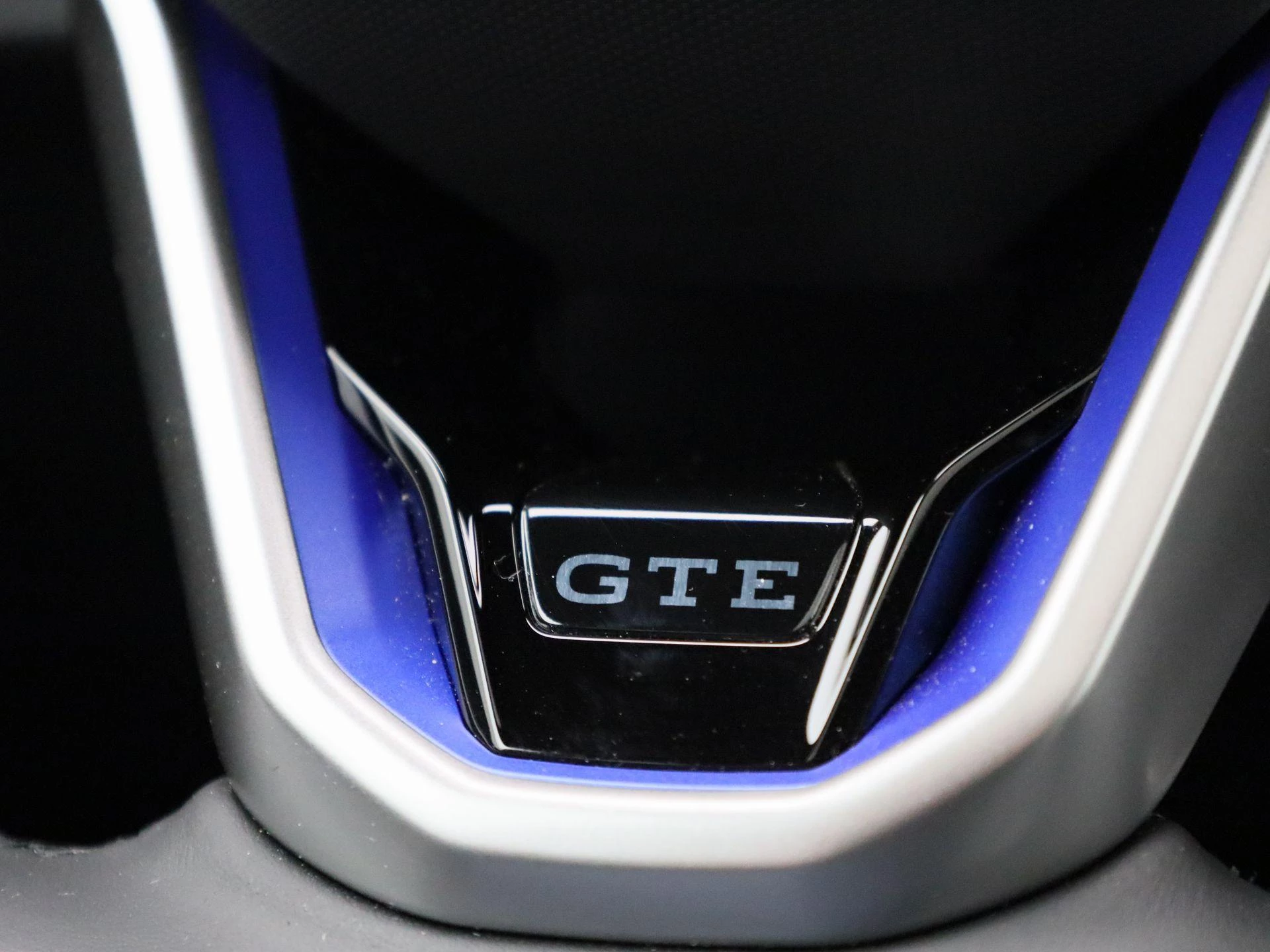 Volkswagen-Golf-image-29