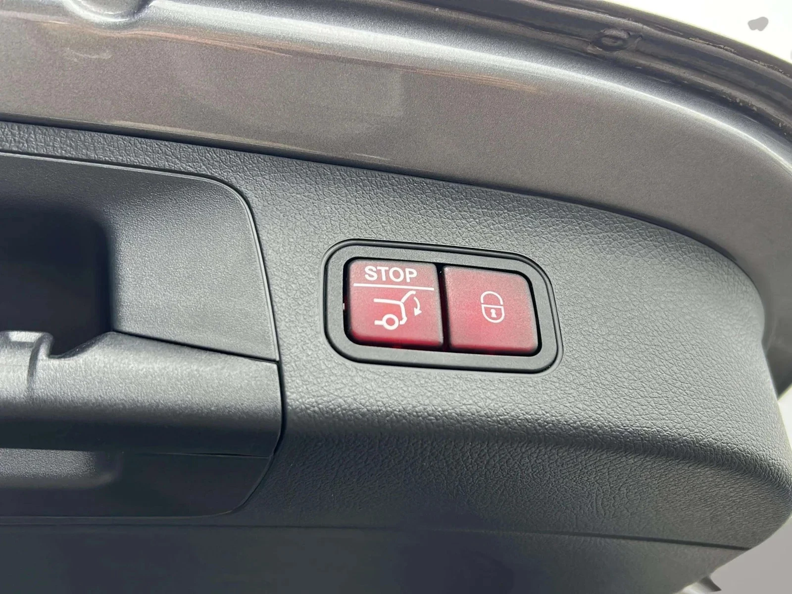 Mercedes-Benz-EQA-image-21