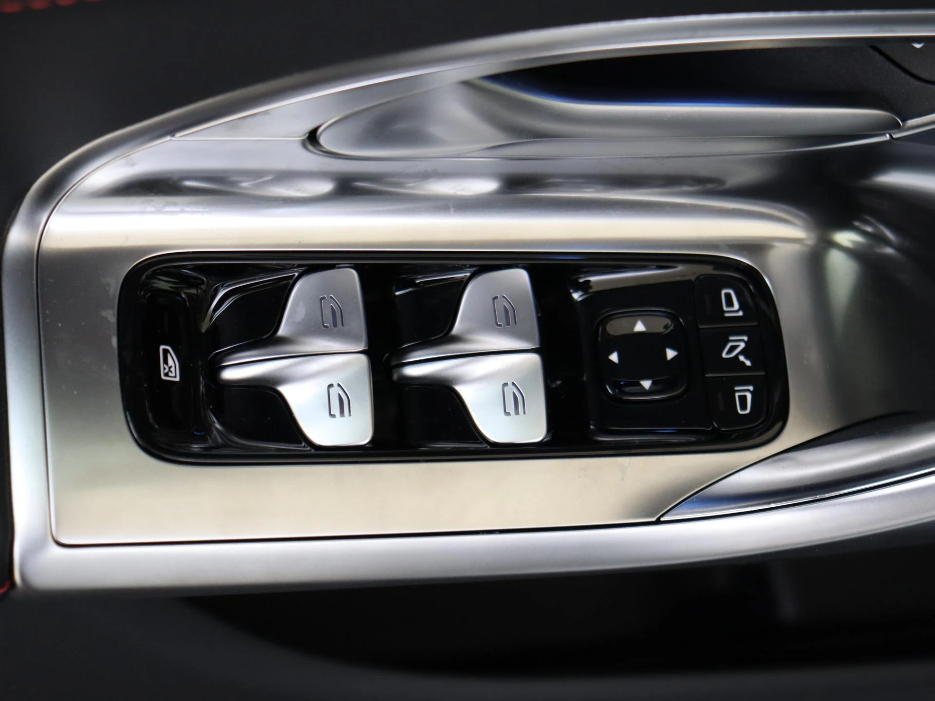 Mercedes-Benz-C-Klasse-image-25