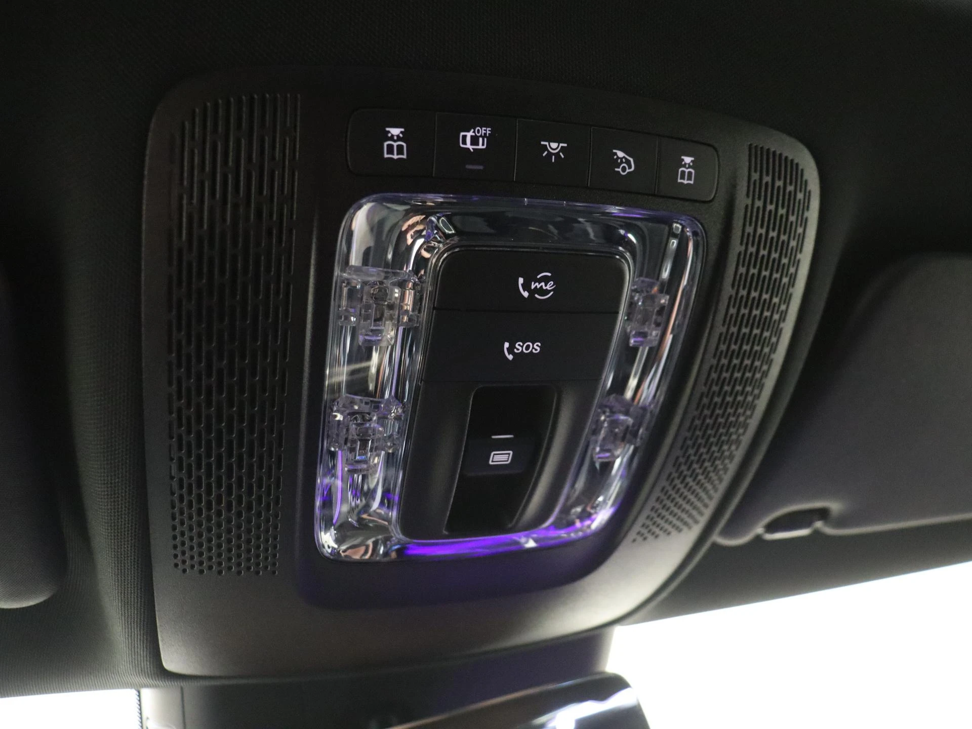 Mercedes-Benz-CLA-image-23