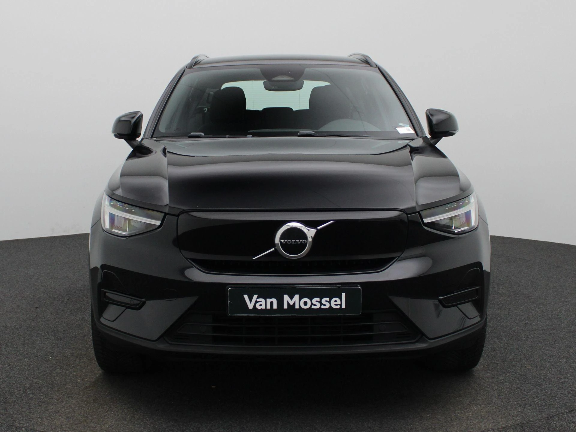 Volvo-XC40-image-2