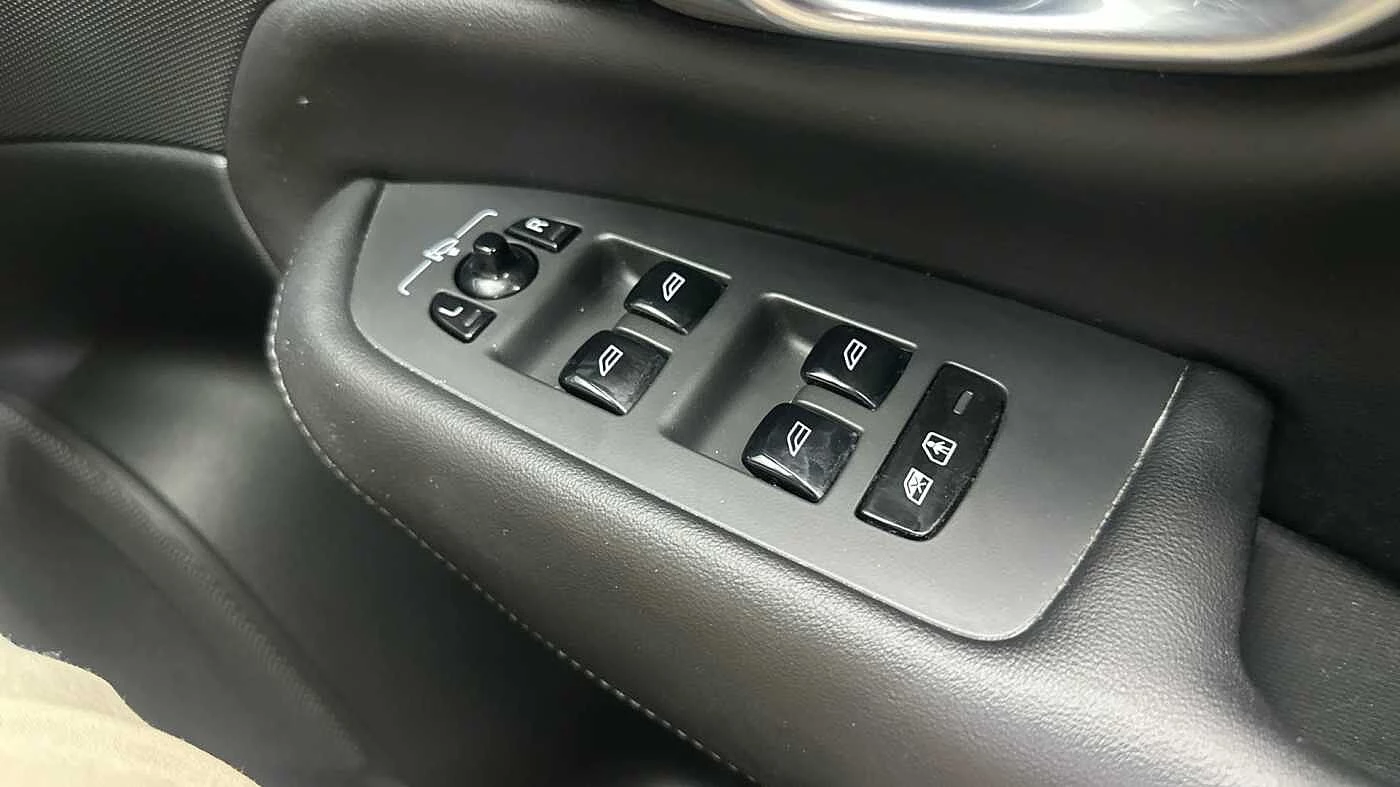Volvo-XC90-image-26