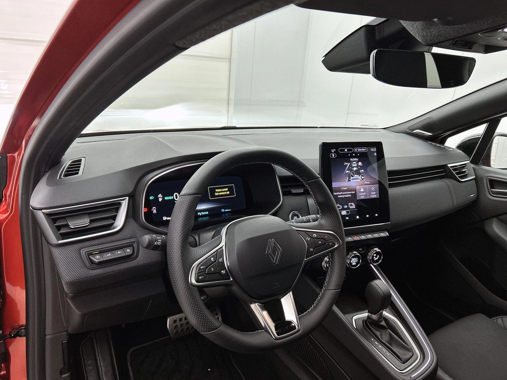 Renault-Clio-image-22