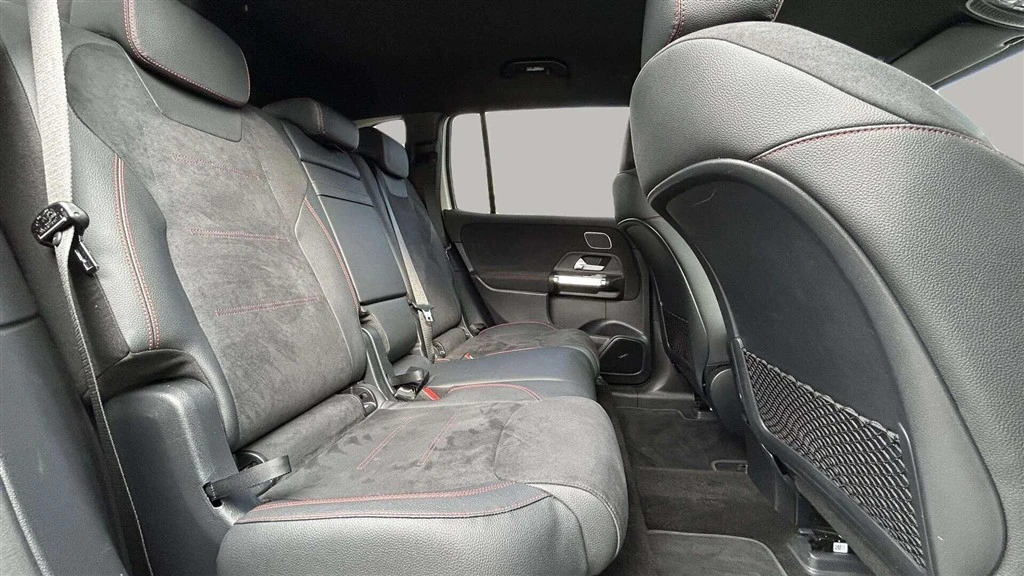 Mercedes-Benz-EQB-image-22