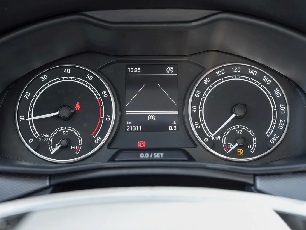 Škoda Scala 1,0 TSI Ambition,LED,ALU,Climatronic Tempomat,Park-Pilot hinten