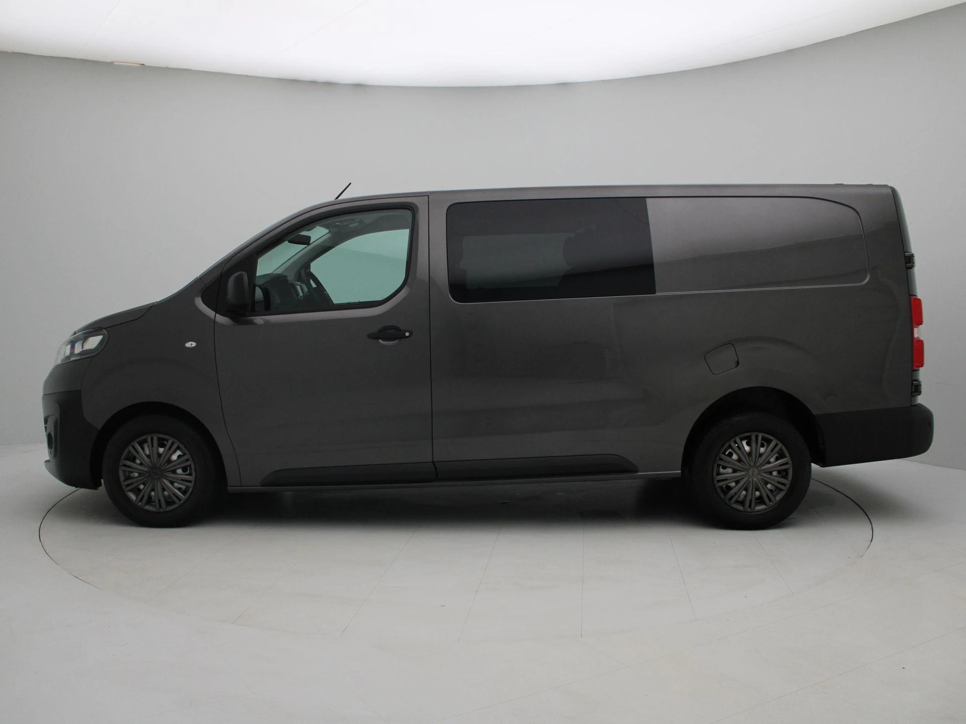 Opel-Vivaro-image-3