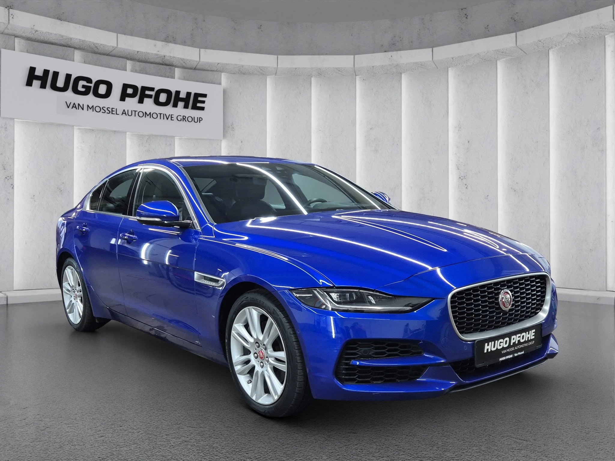 Jaguar-XE-image-6