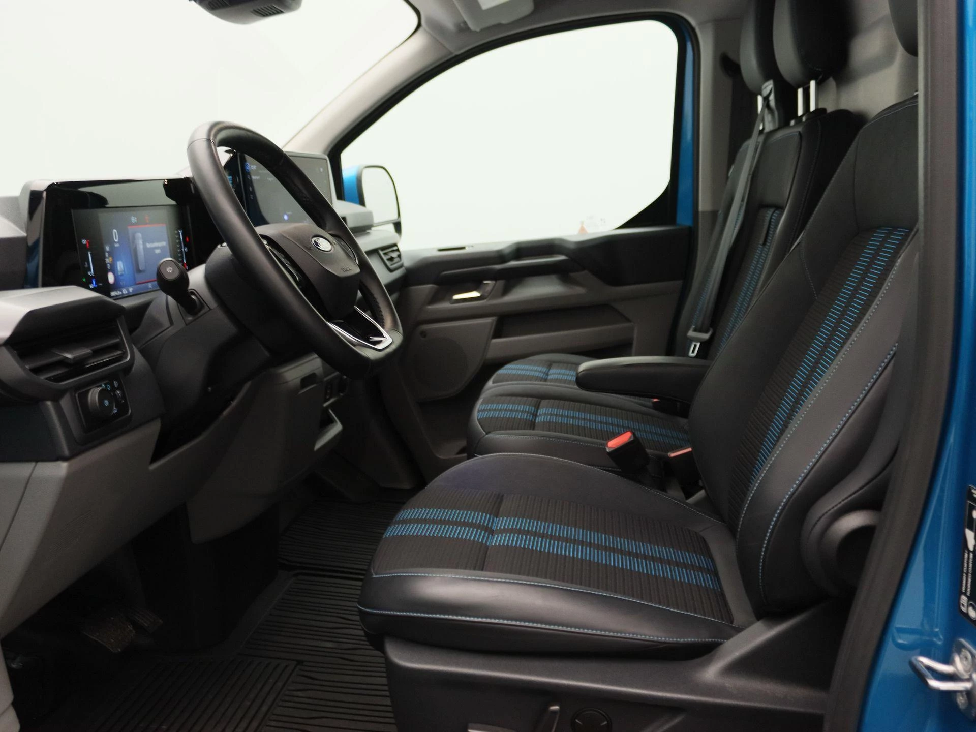 Ford-Transit Custom-image-14