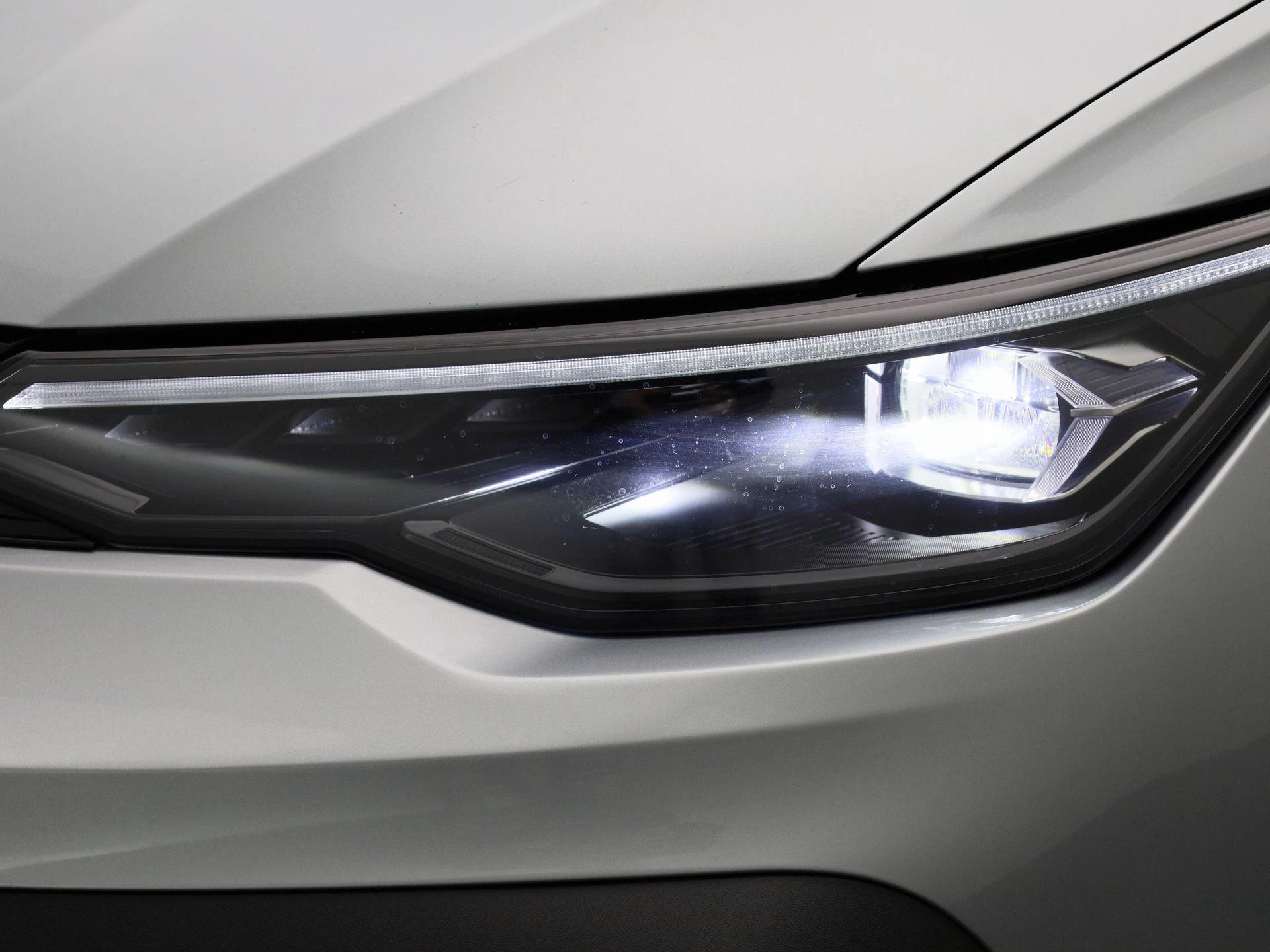 Volkswagen-Golf-image-13