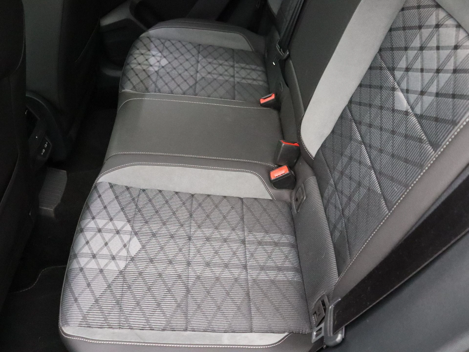 Volkswagen-T-Roc-image-21