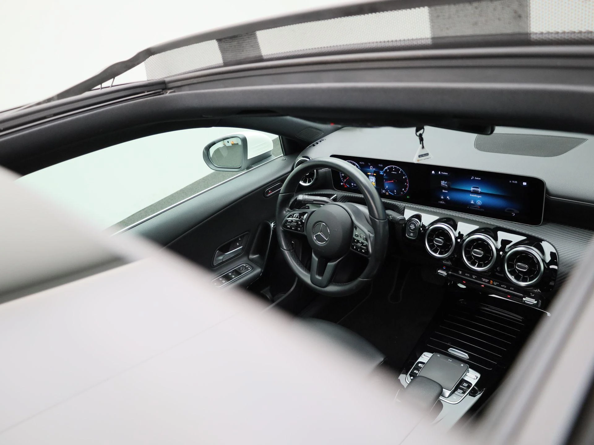 Mercedes-Benz-A-Klasse-image-38