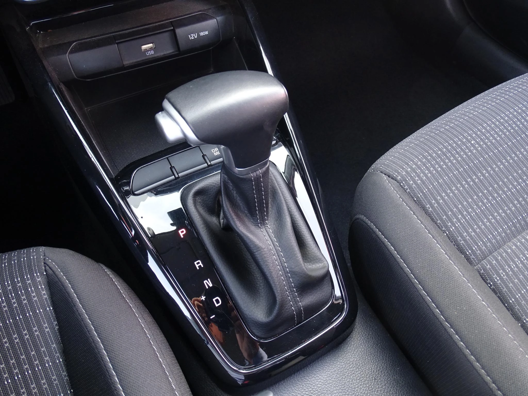 Kia-Stonic-image-21