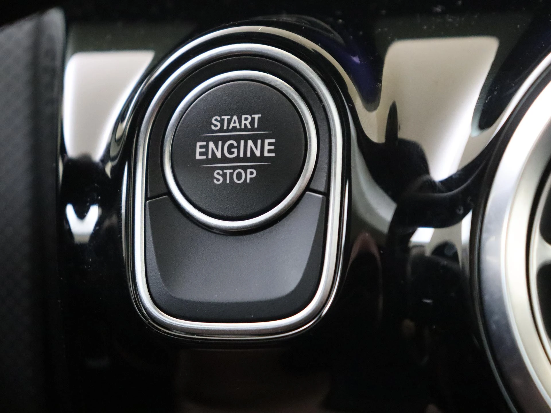 Mercedes-Benz-CLA-image-21