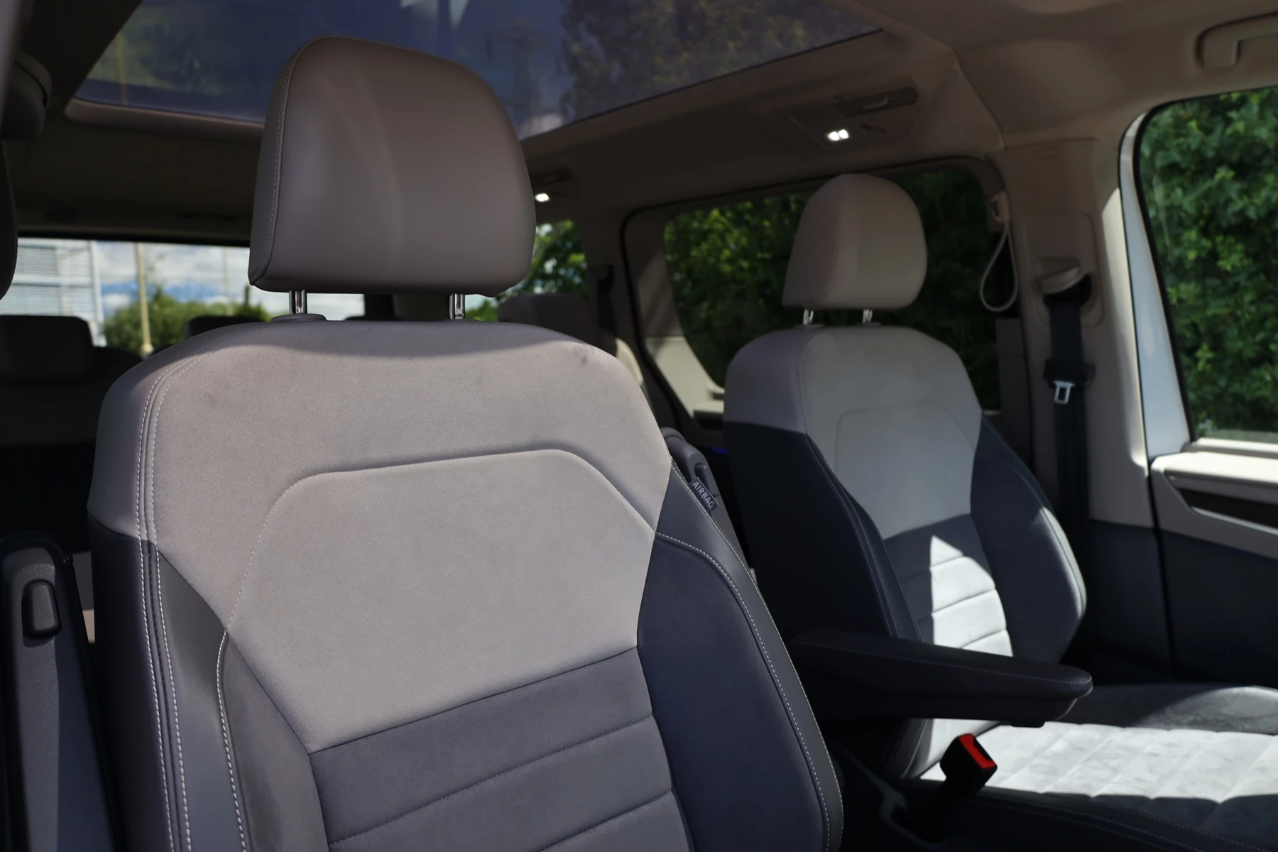 Volkswagen-Multivan-image-9