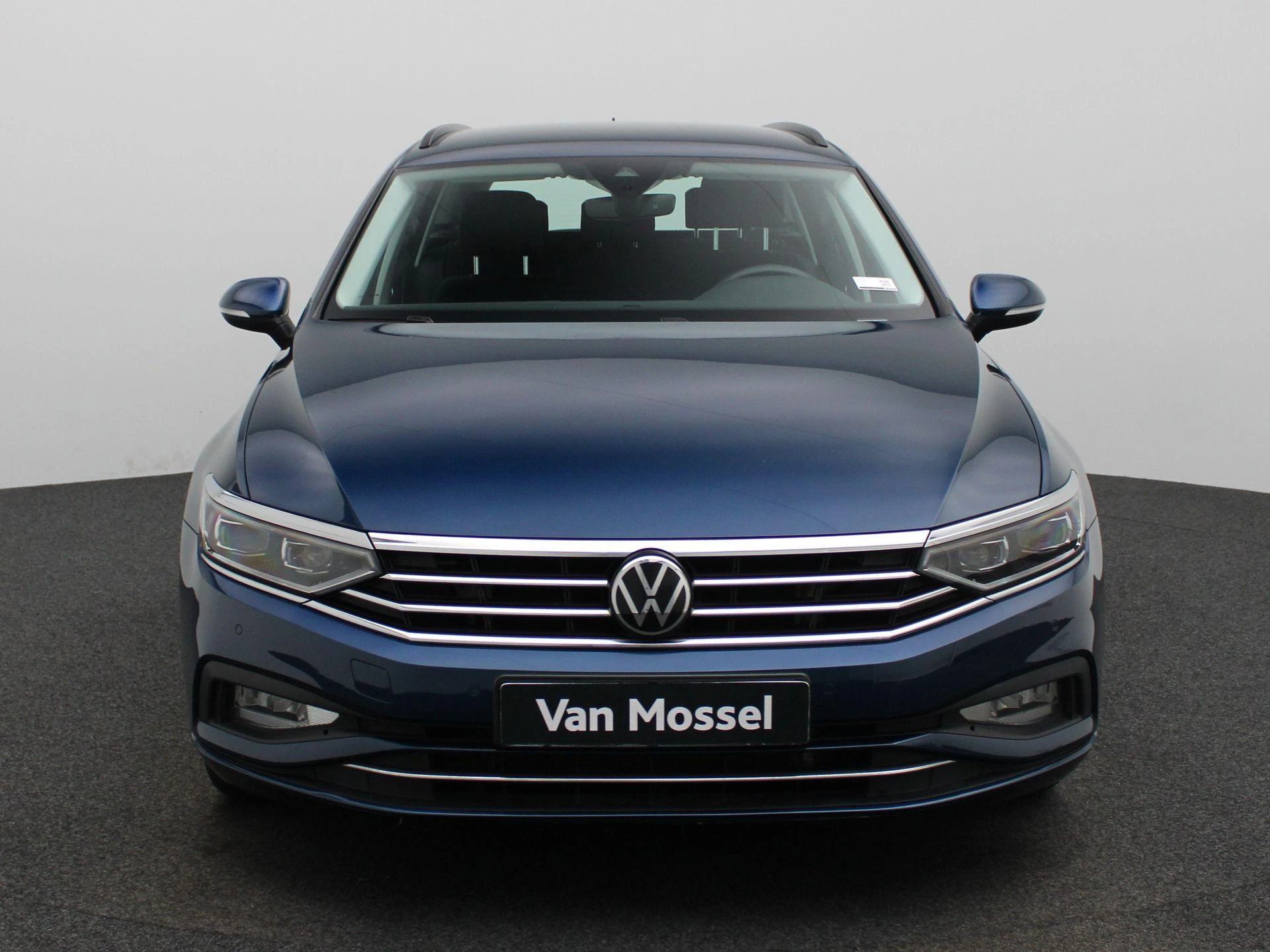 Volkswagen-Passat-image-2