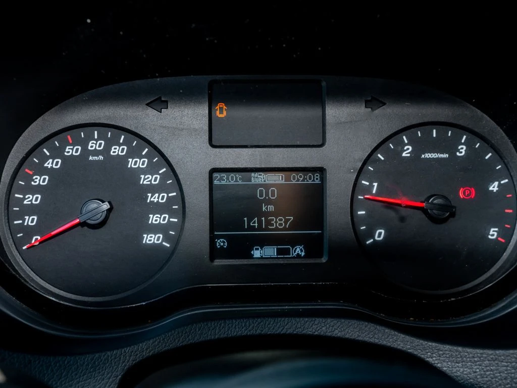 Mercedes-Benz-Sprinter 317-image-14
