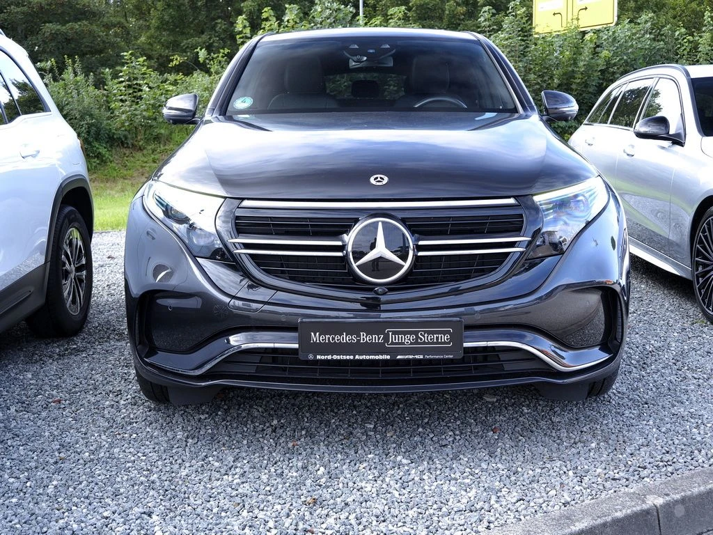 Mercedes-Benz-EQC 400-image-3