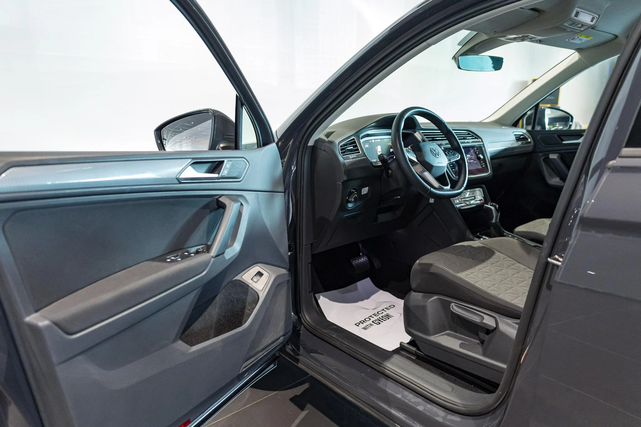 Volkswagen-Tiguan-image-20
