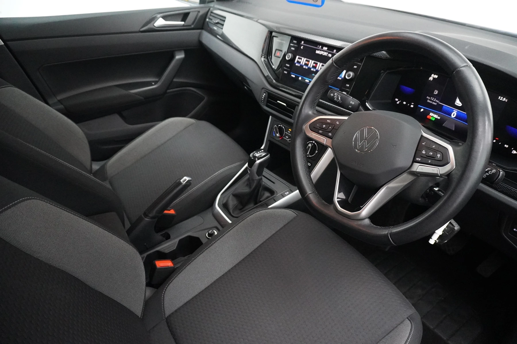 Volkswagen-Polo-image-5