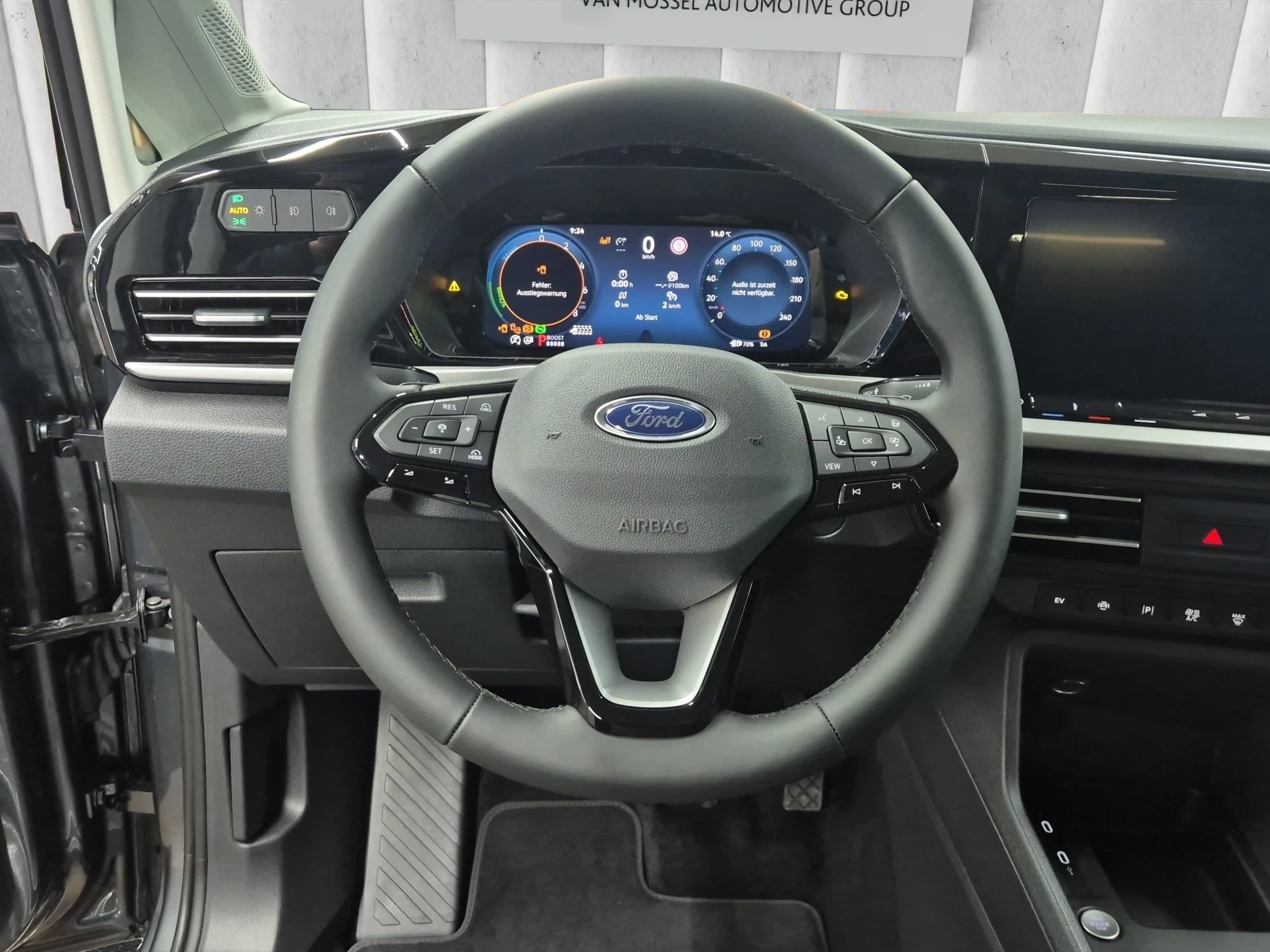 Ford Tourneo Connect Titanium Grand 1.5 l EcoBoost PHEV. 6-Gang-Automatikgetriebe. Frontantrieb