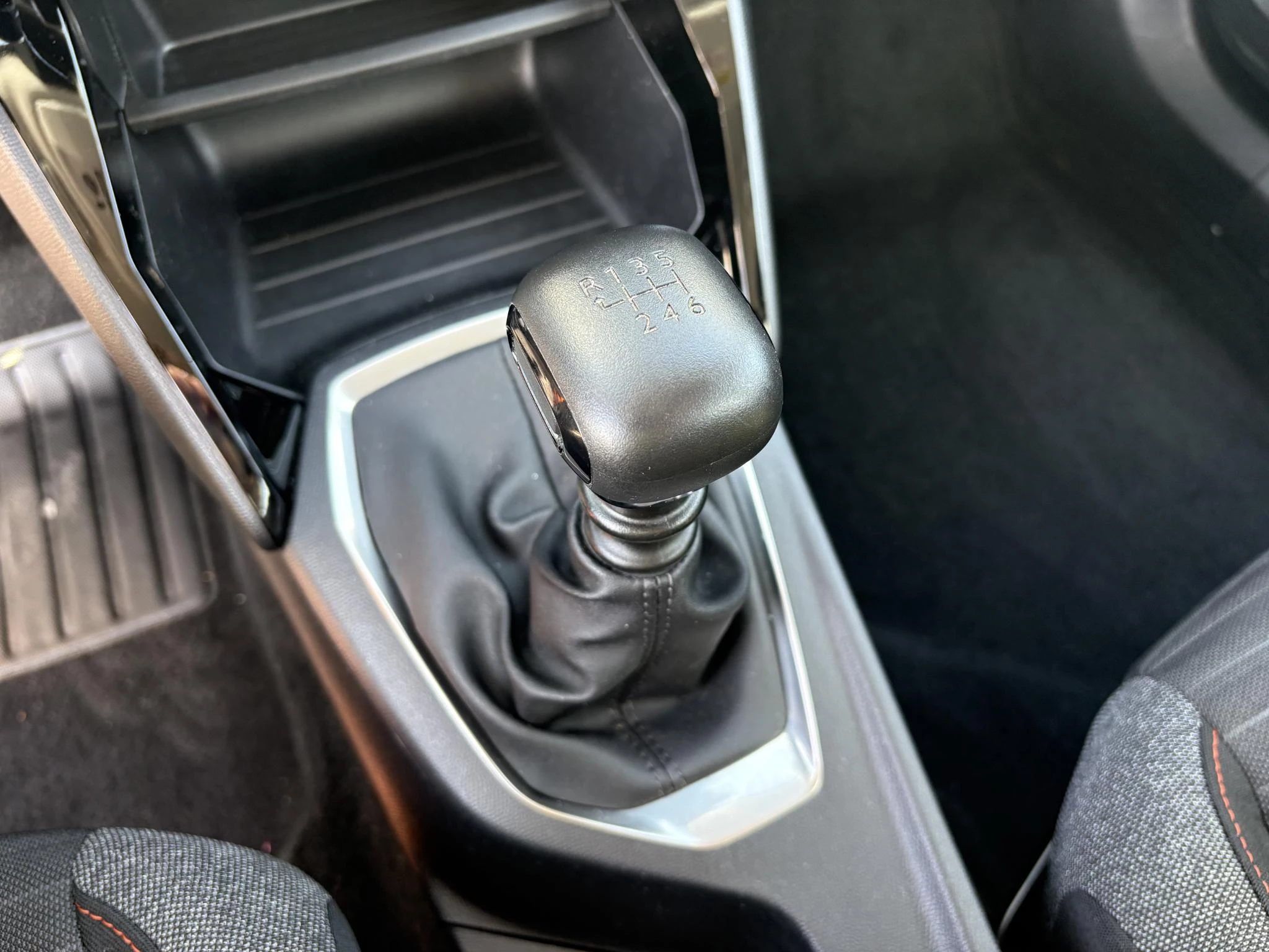 Peugeot-2008-image-14