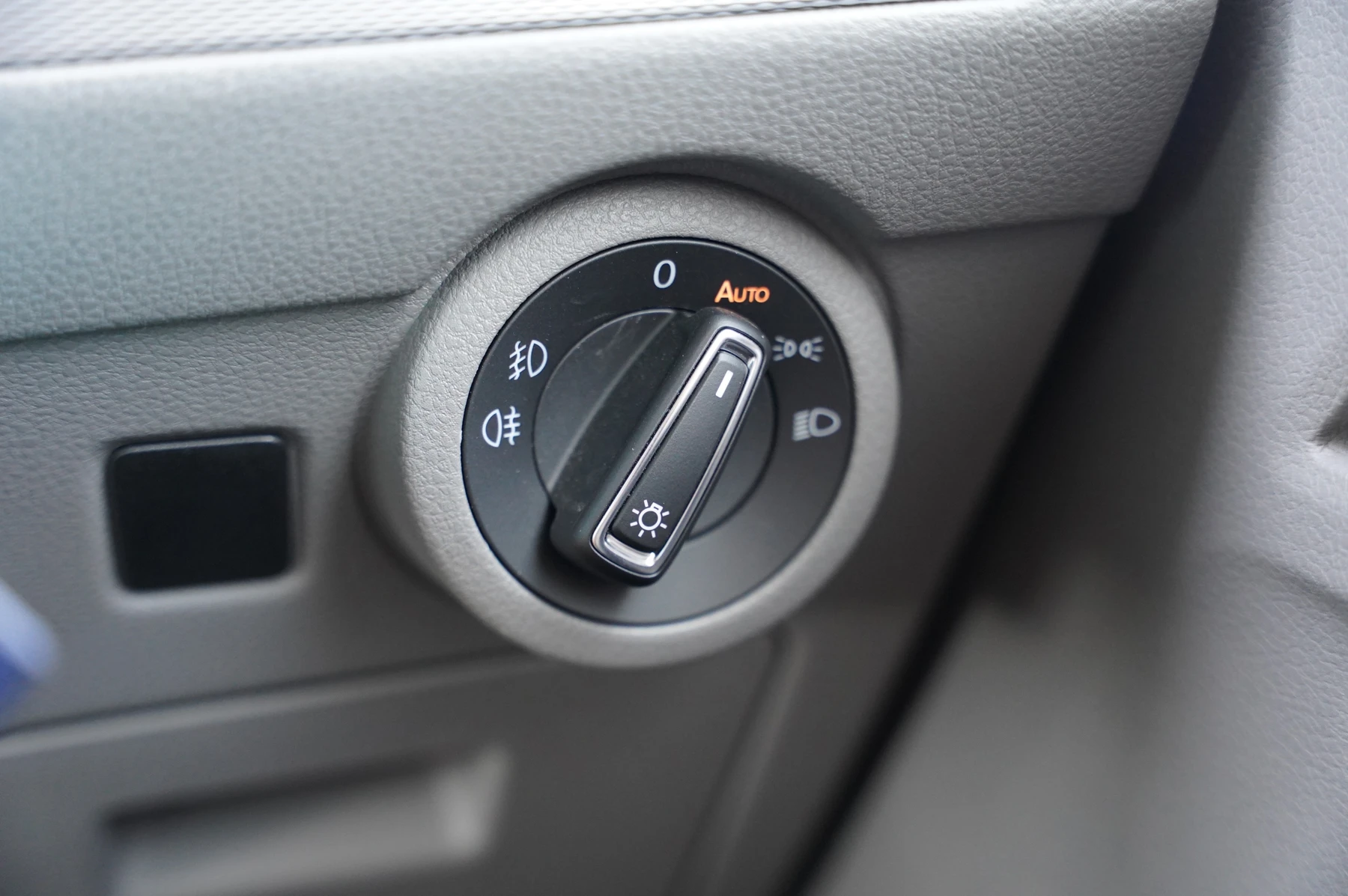 Volkswagen-California-image-19