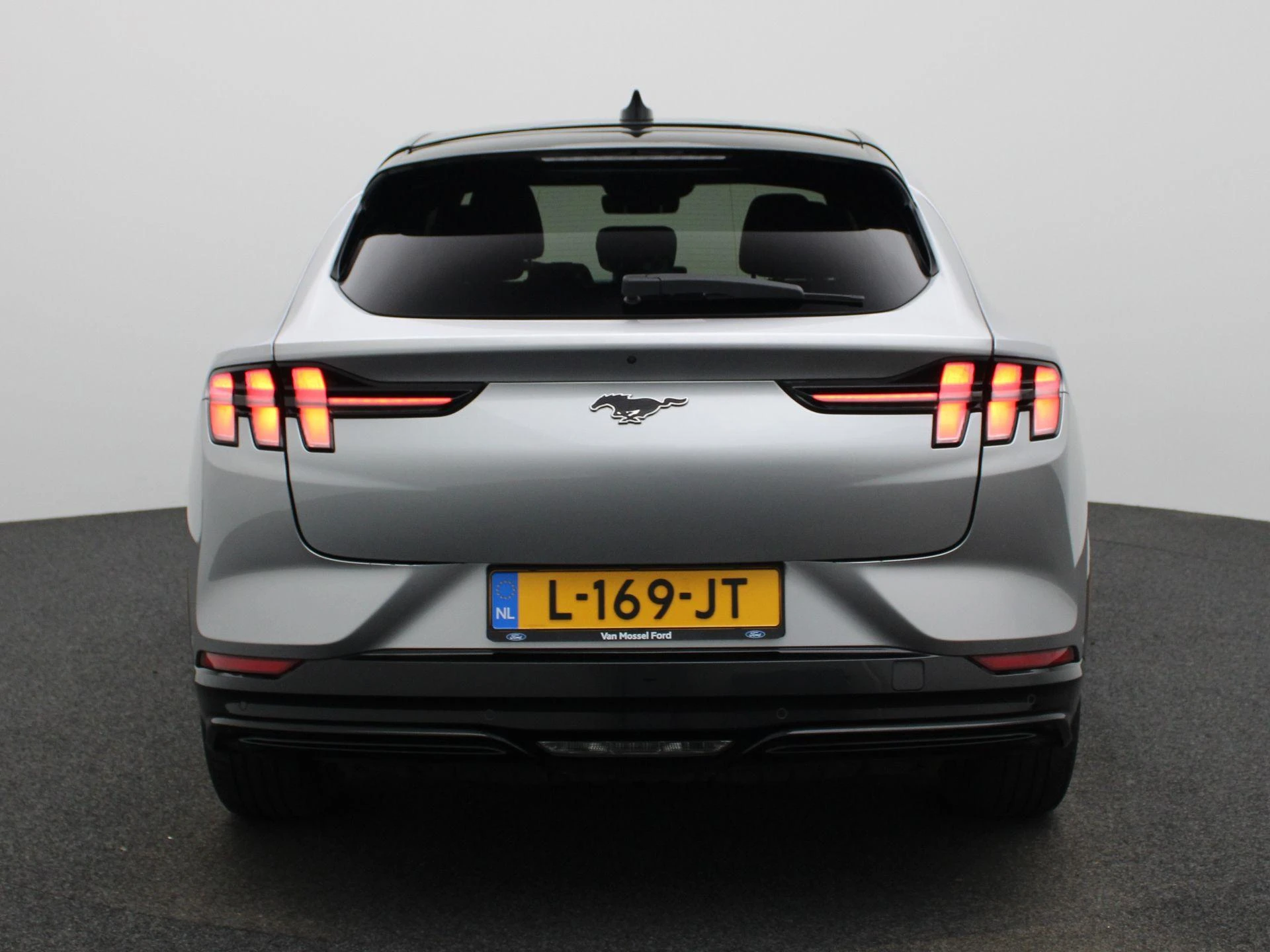Ford-Mustang Mach-E-image-4