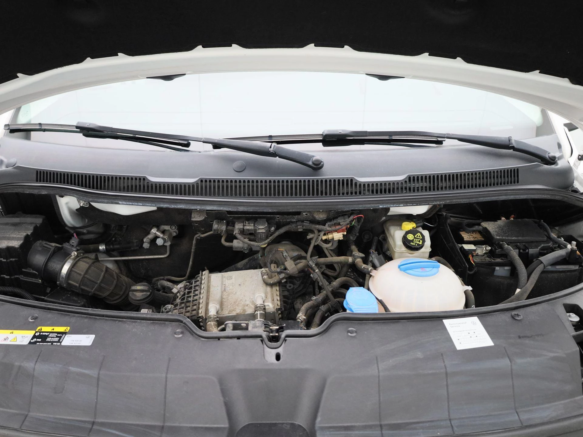 Volkswagen-Transporter-image-35