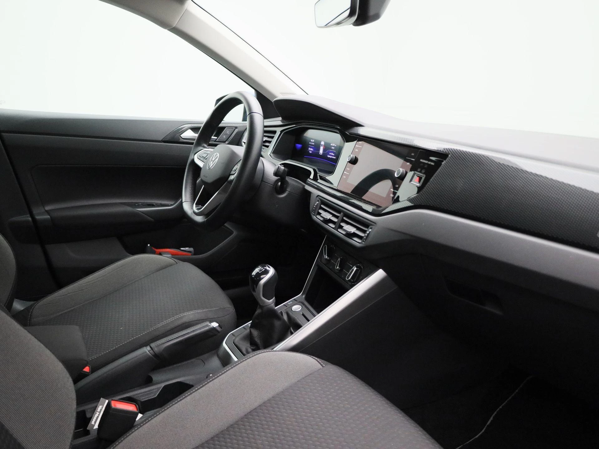 Volkswagen-Polo-image-28