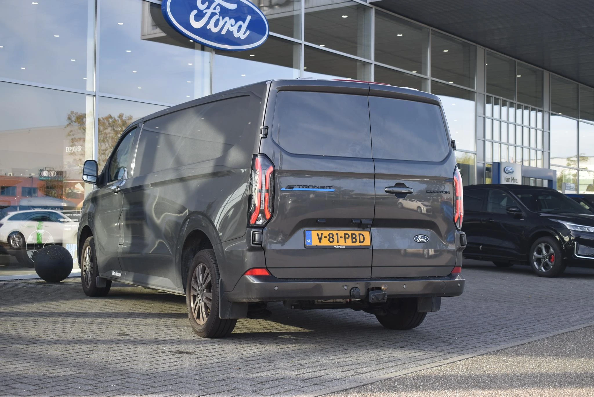 Ford-E-Transit Custom-image-6
