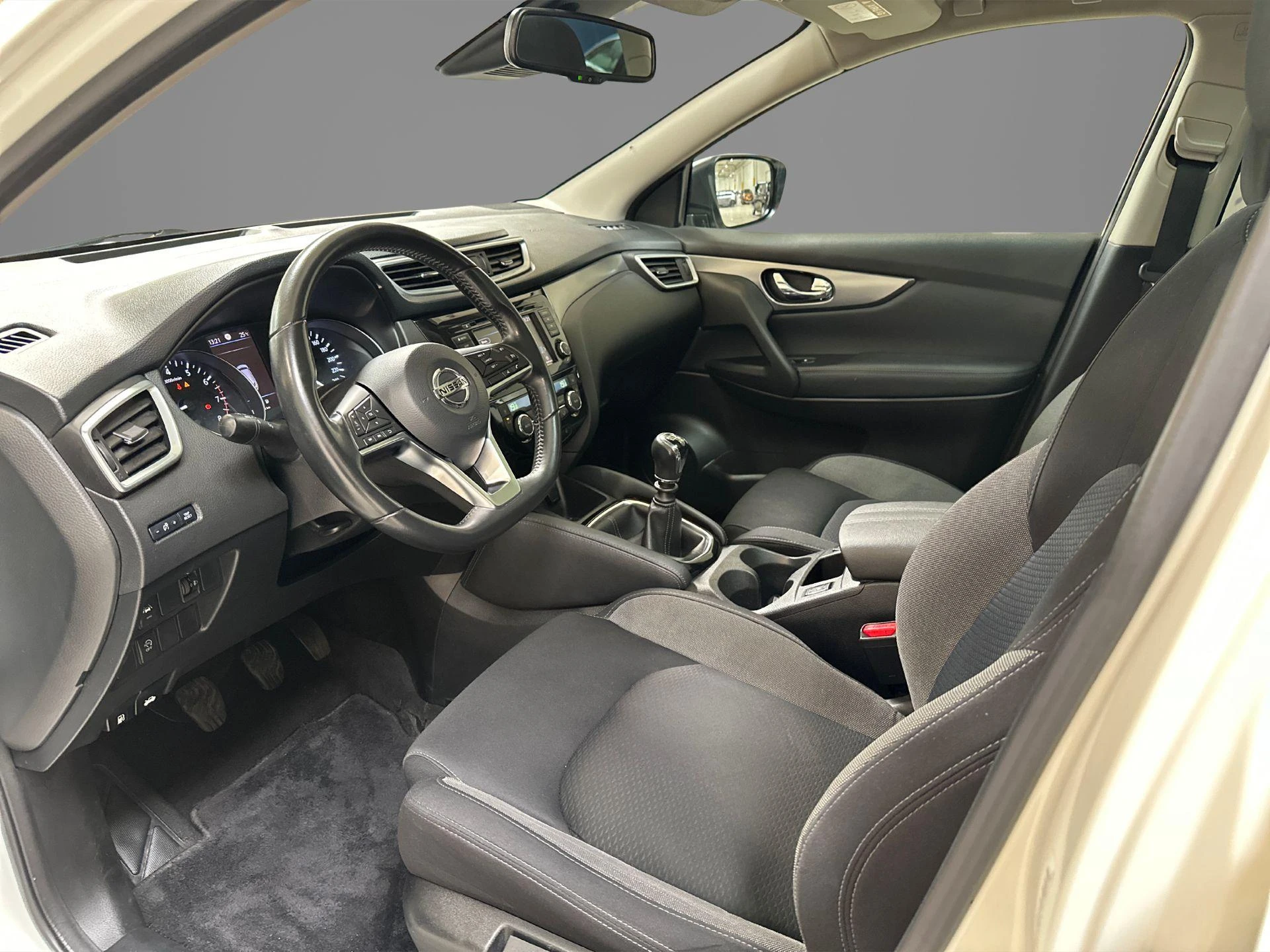 Nissan-QASHQAI-image-11