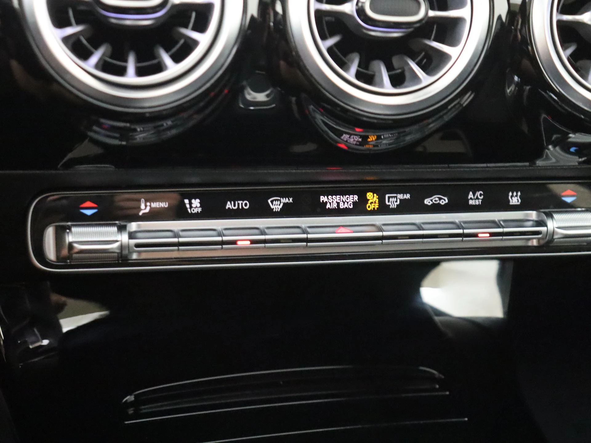 Mercedes-Benz-A-Klasse-image-19