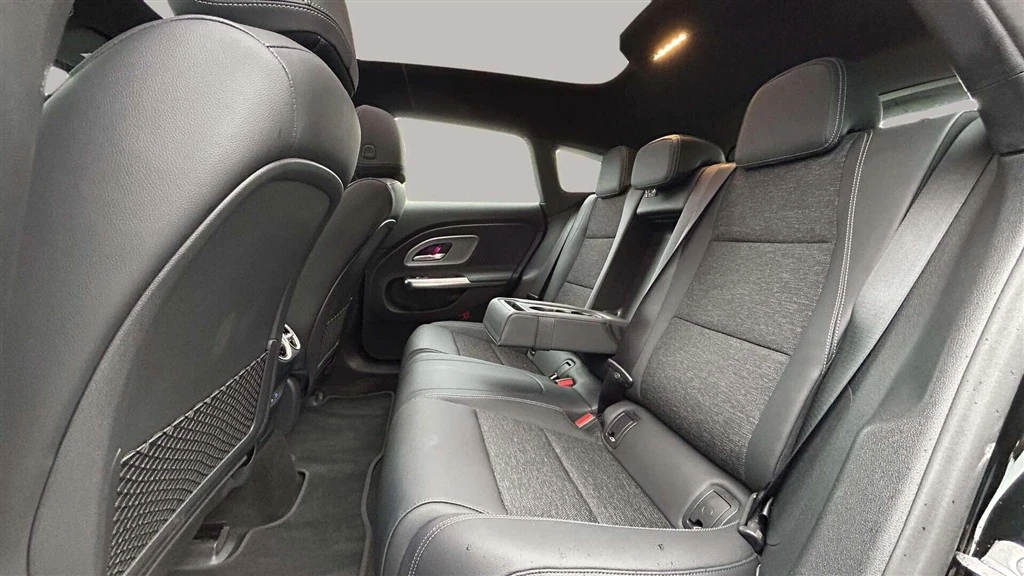 Mercedes-Benz-CLA-image-20