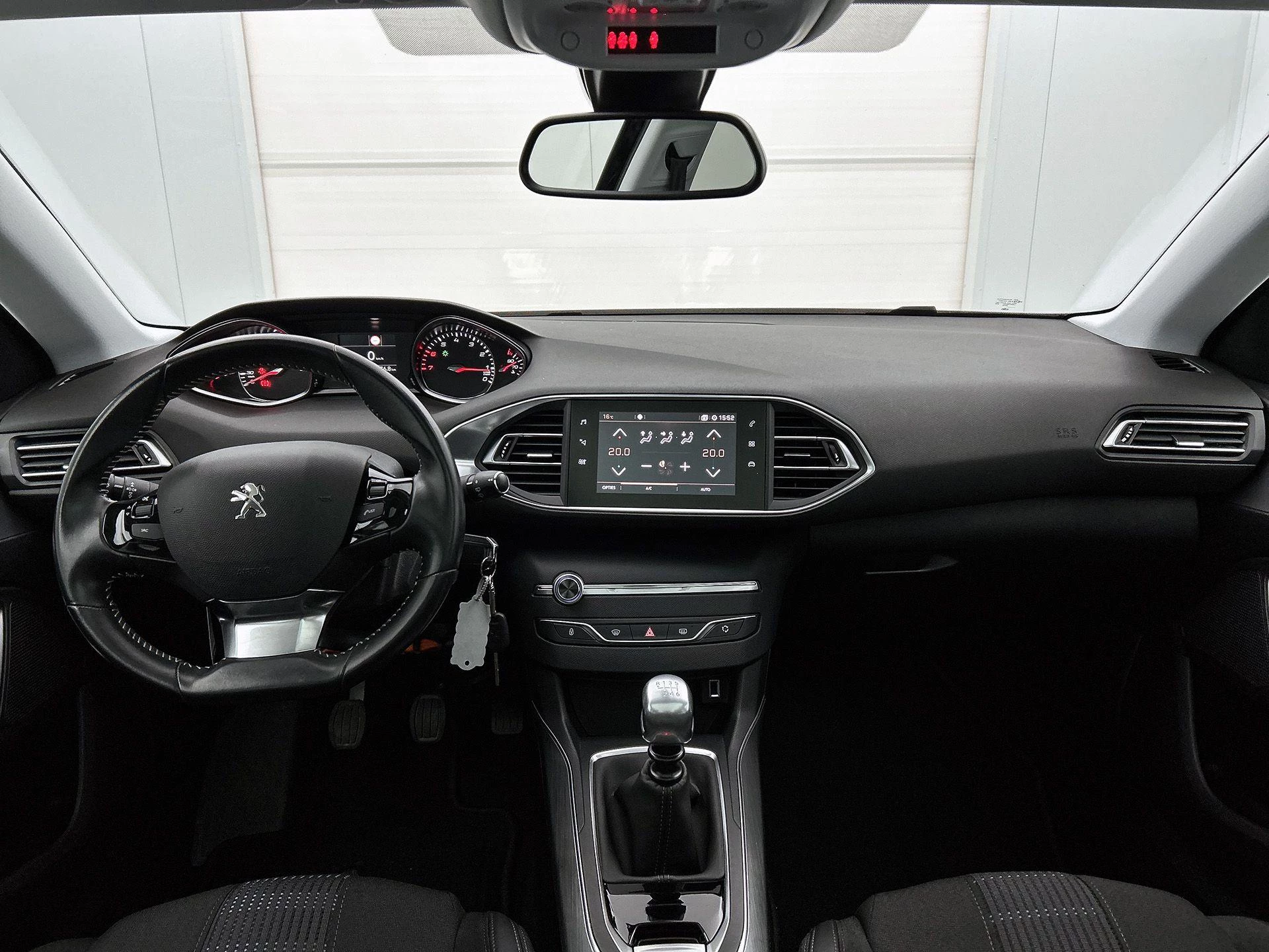 Peugeot-308-image-18
