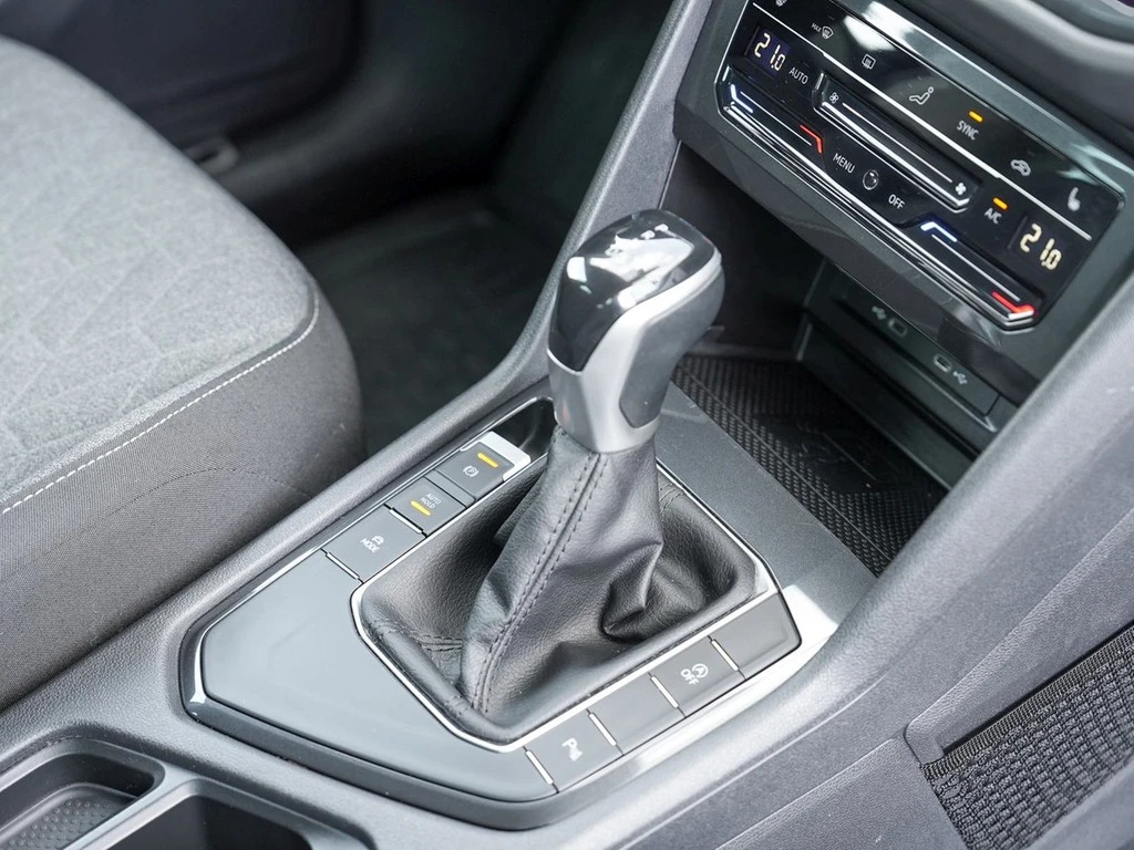 Volkswagen-Tiguan-image-8