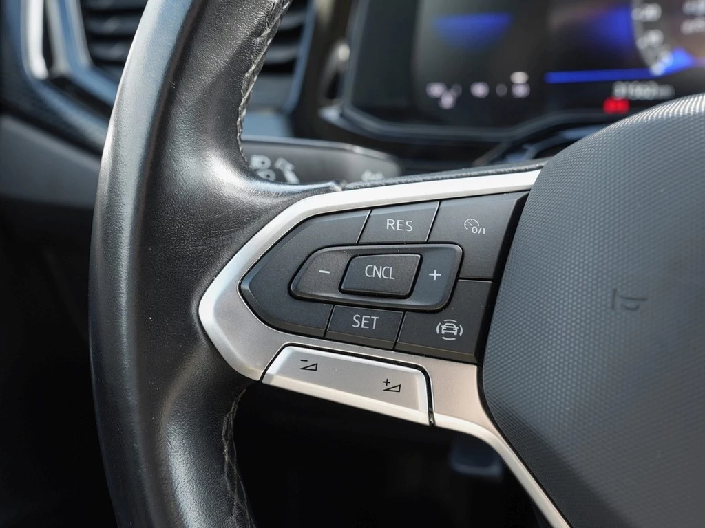 Volkswagen-Polo-image-17