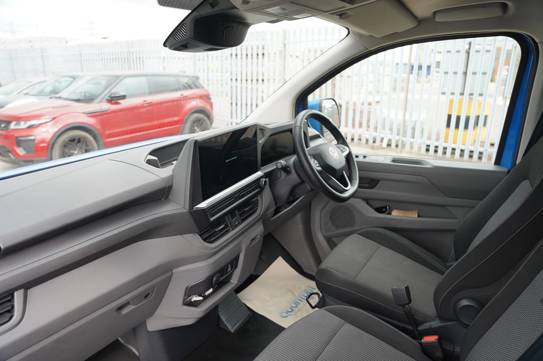 Volkswagen-Transporter-image-1