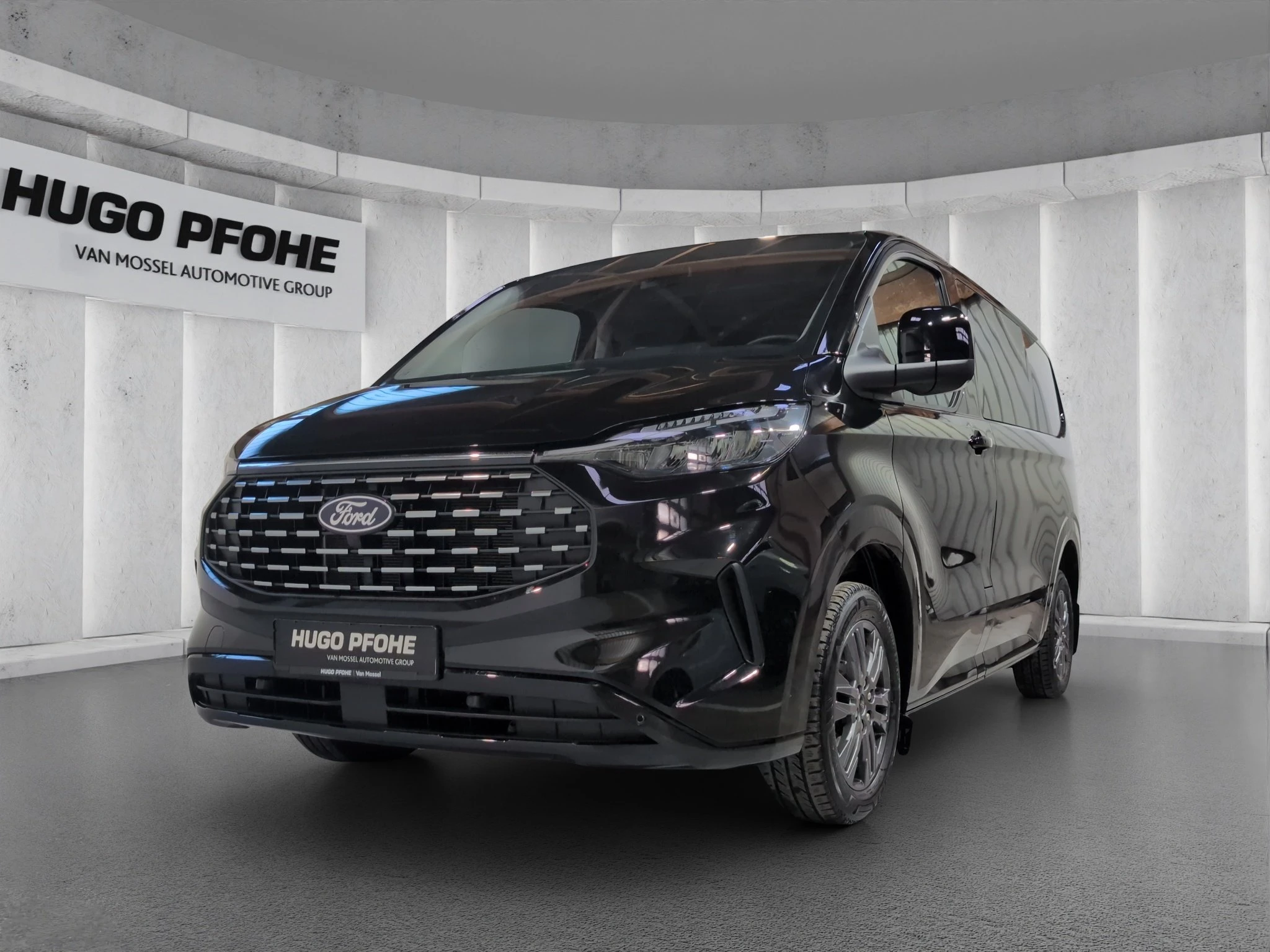 Ford-Tourneo Custom-image-0
