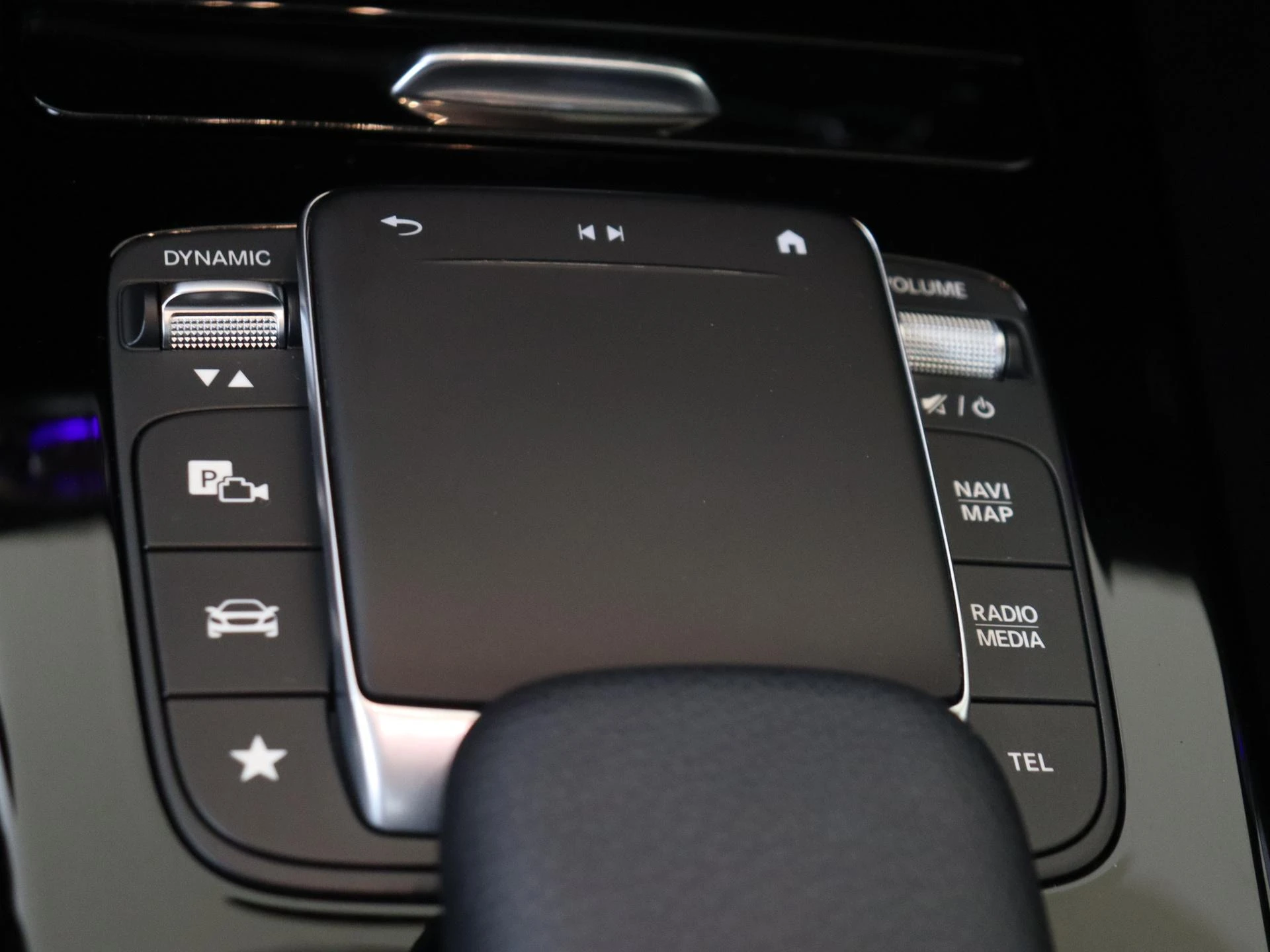 Mercedes-Benz-A-Klasse-image-20