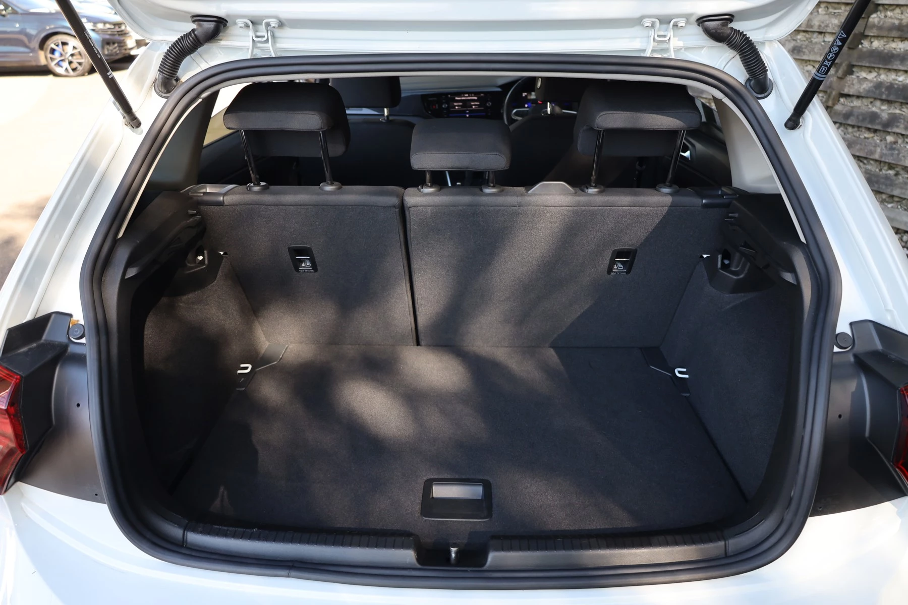 Volkswagen-Polo-image-12