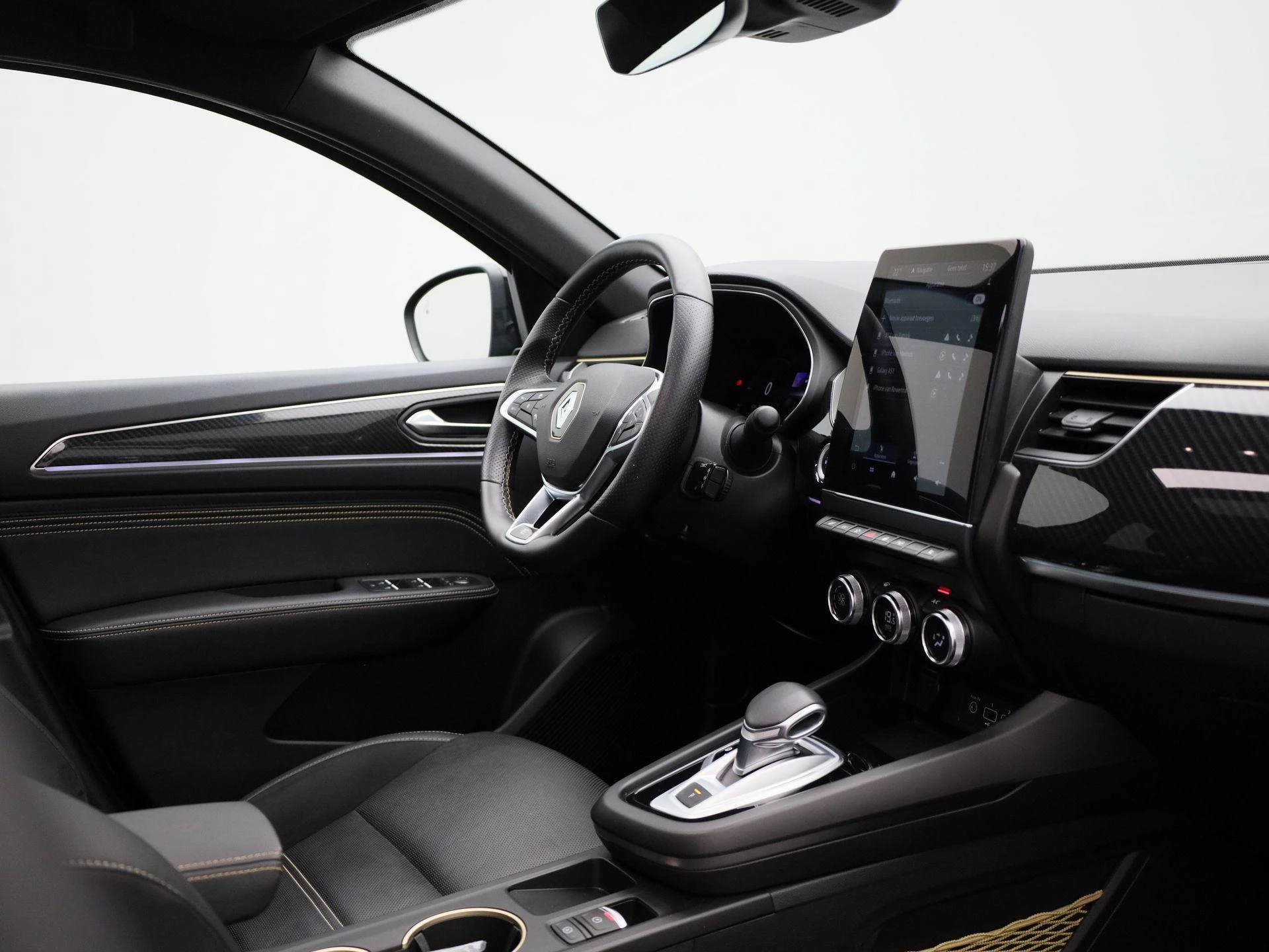 Renault-Arkana-image-29