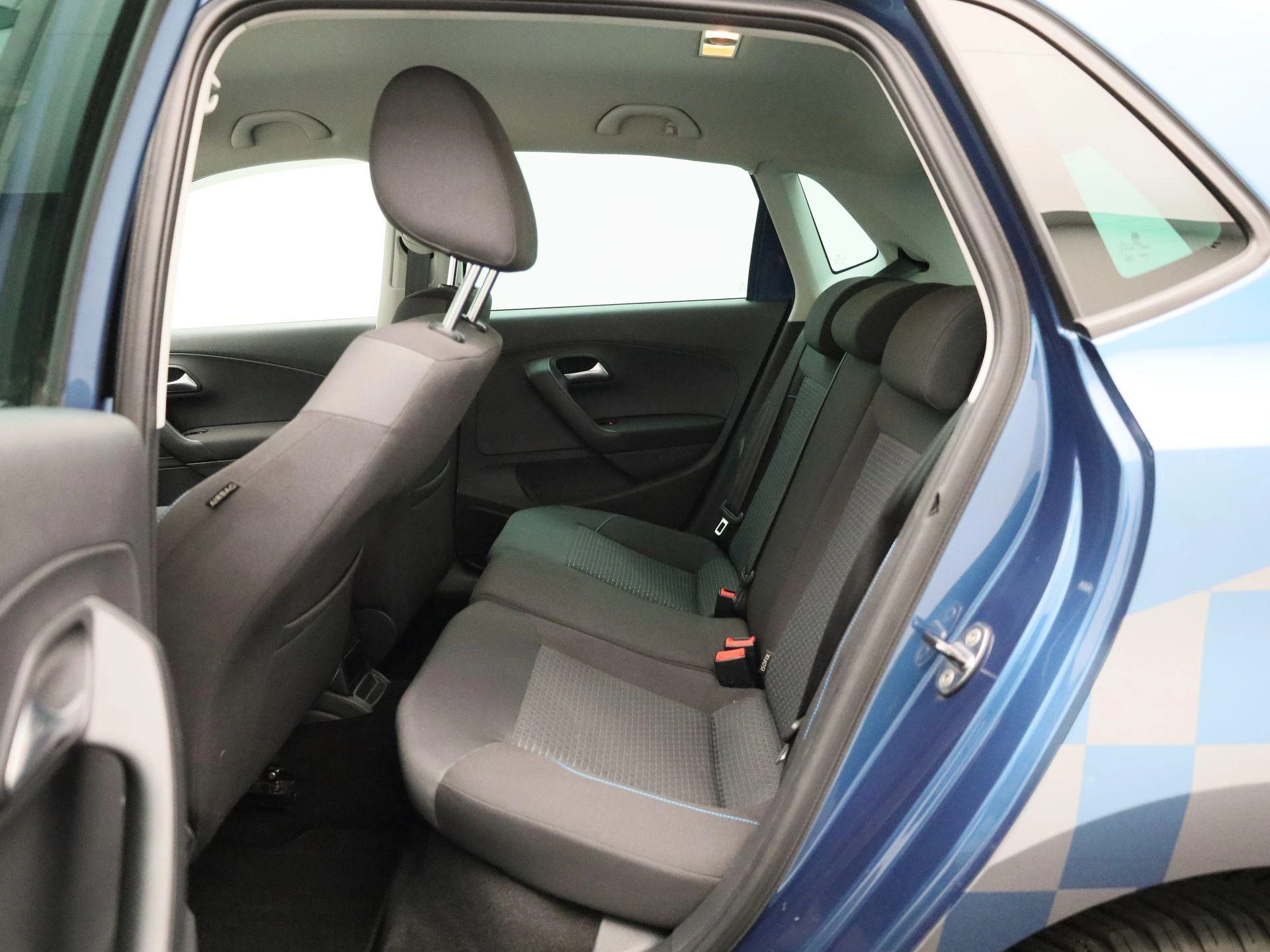 Volkswagen-Polo-image-9