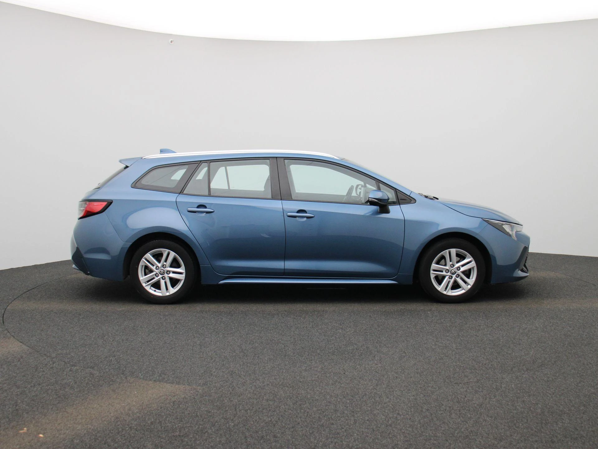 Toyota-Corolla Touring Sports-image-7