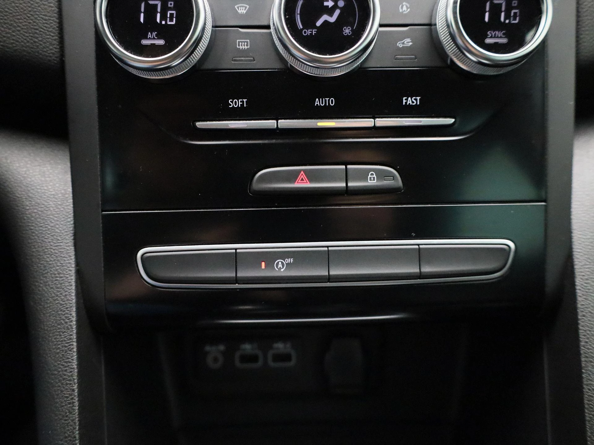 Renault-Mégane Grand Tour-image-24