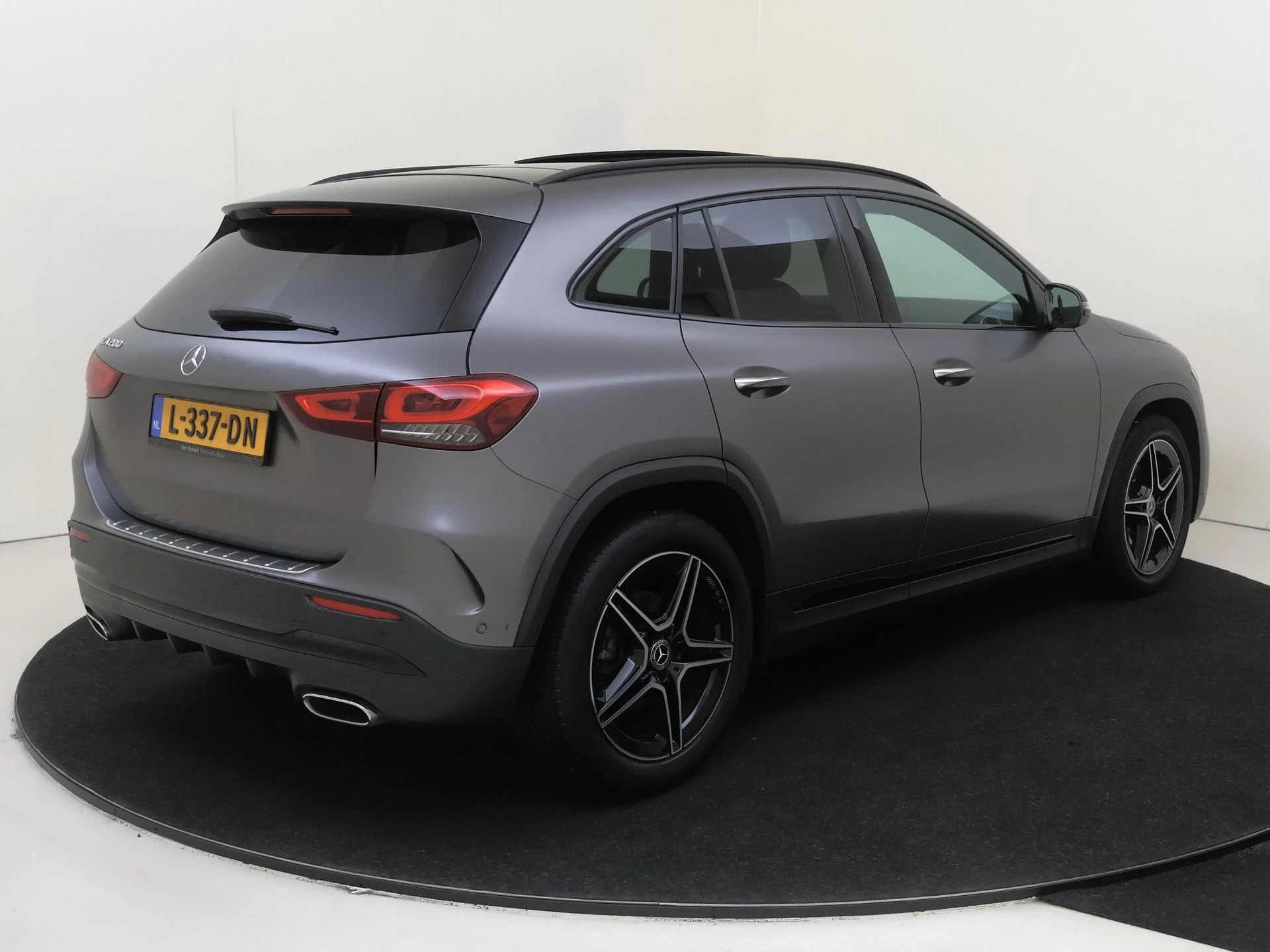 Mercedes-Benz GLA 200 Business Solution AMG