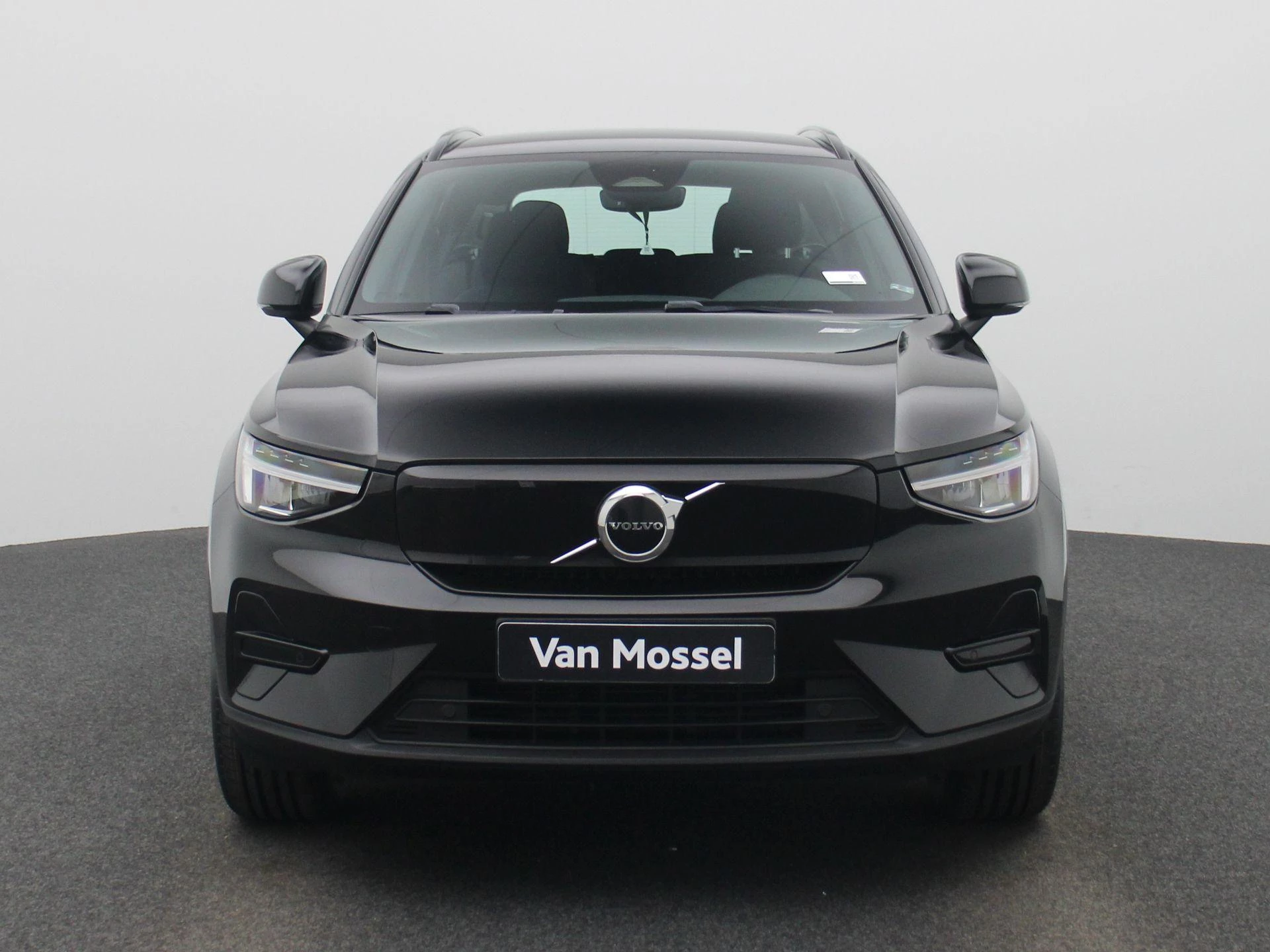 Volvo-XC40-image-2