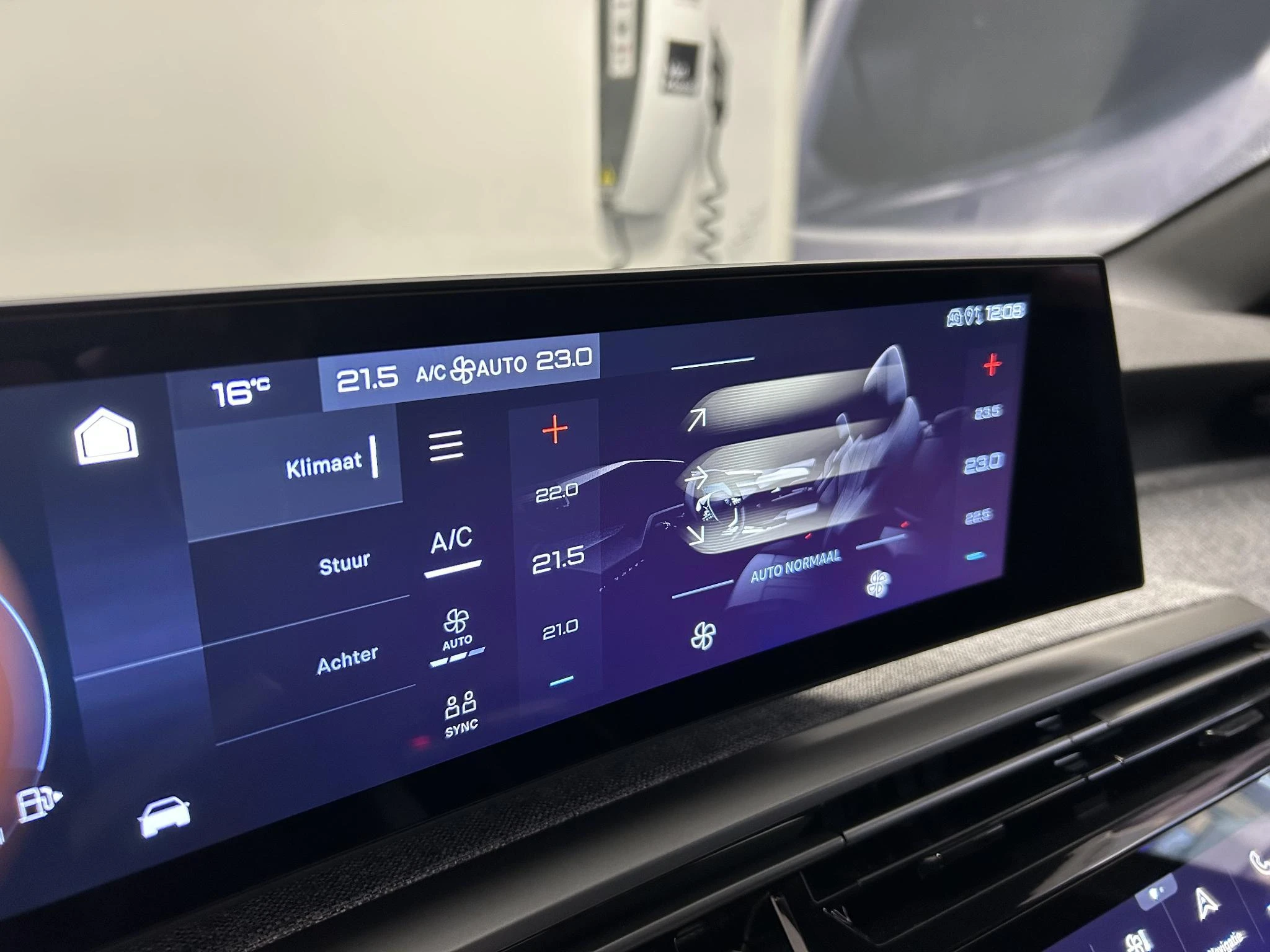 Peugeot-5008-image-12